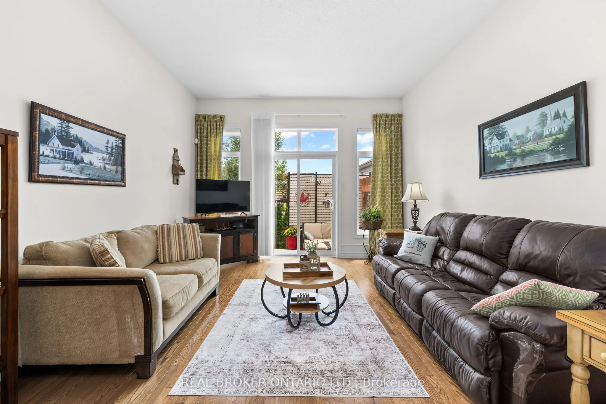 128 George Street W