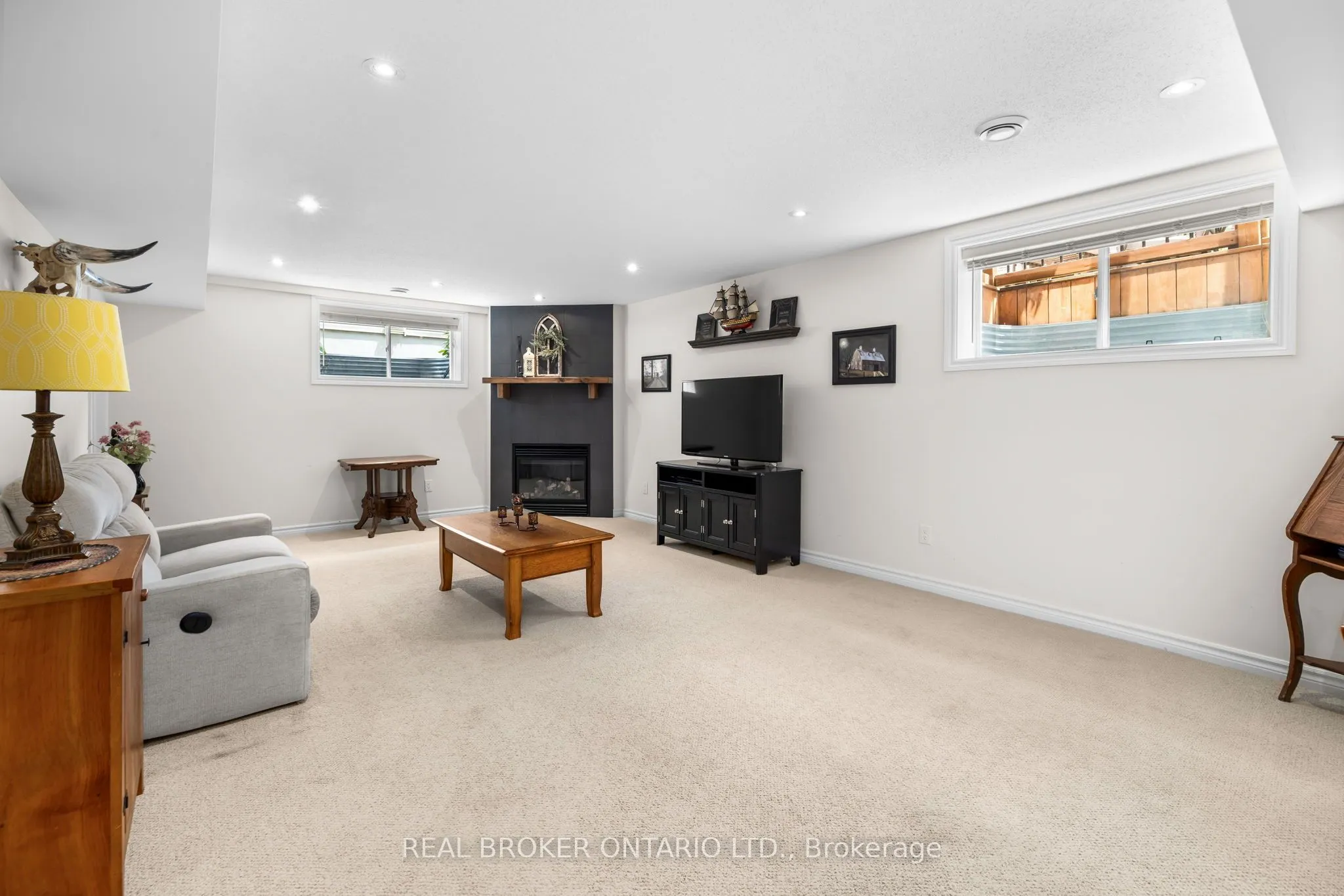 128 George Street W