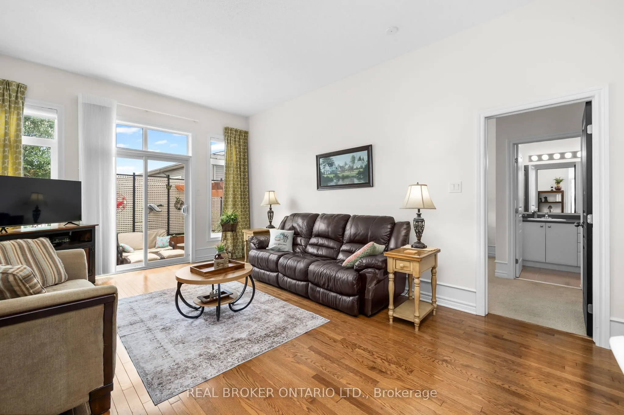 128 George Street W