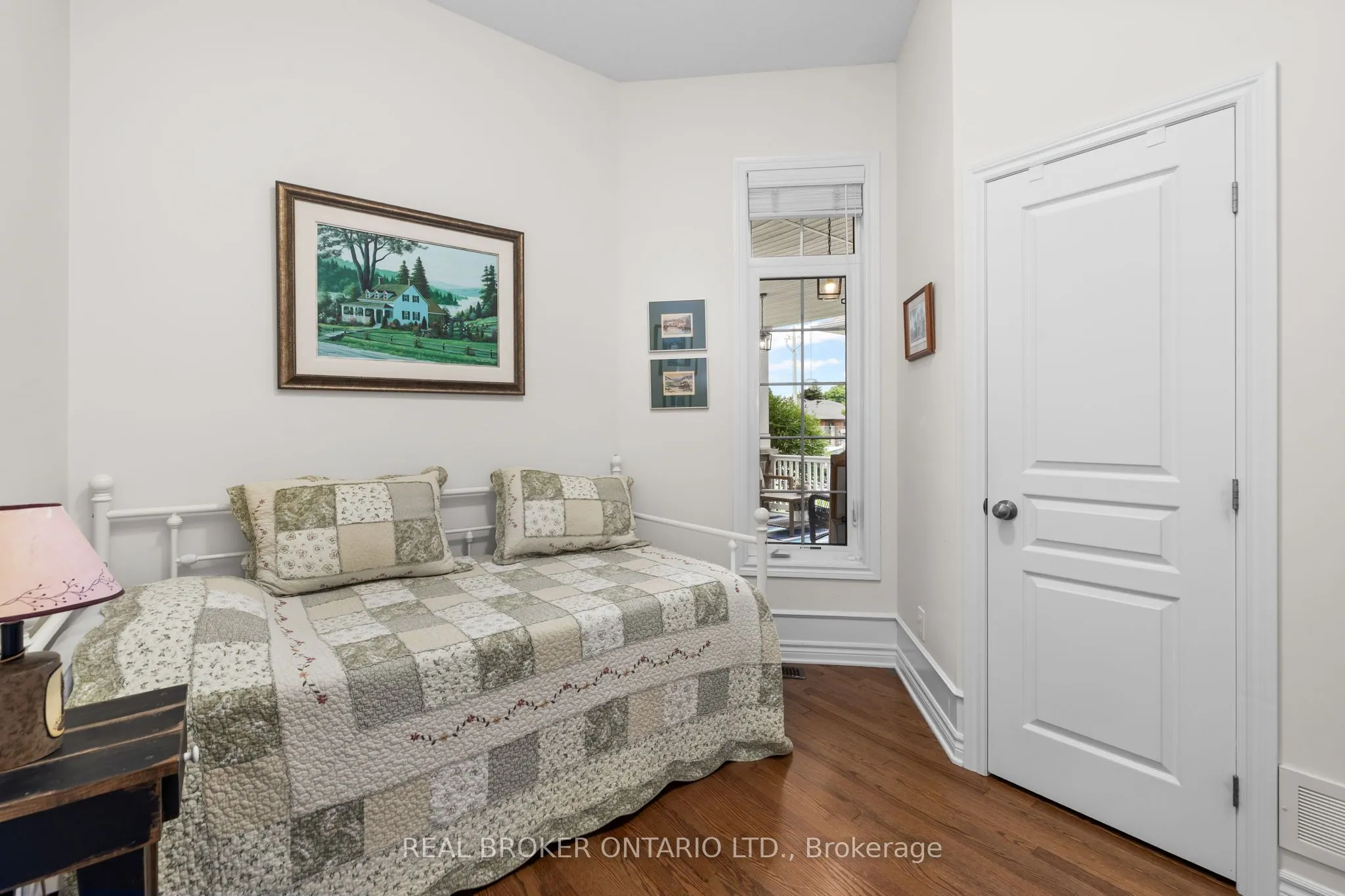 128 George Street W