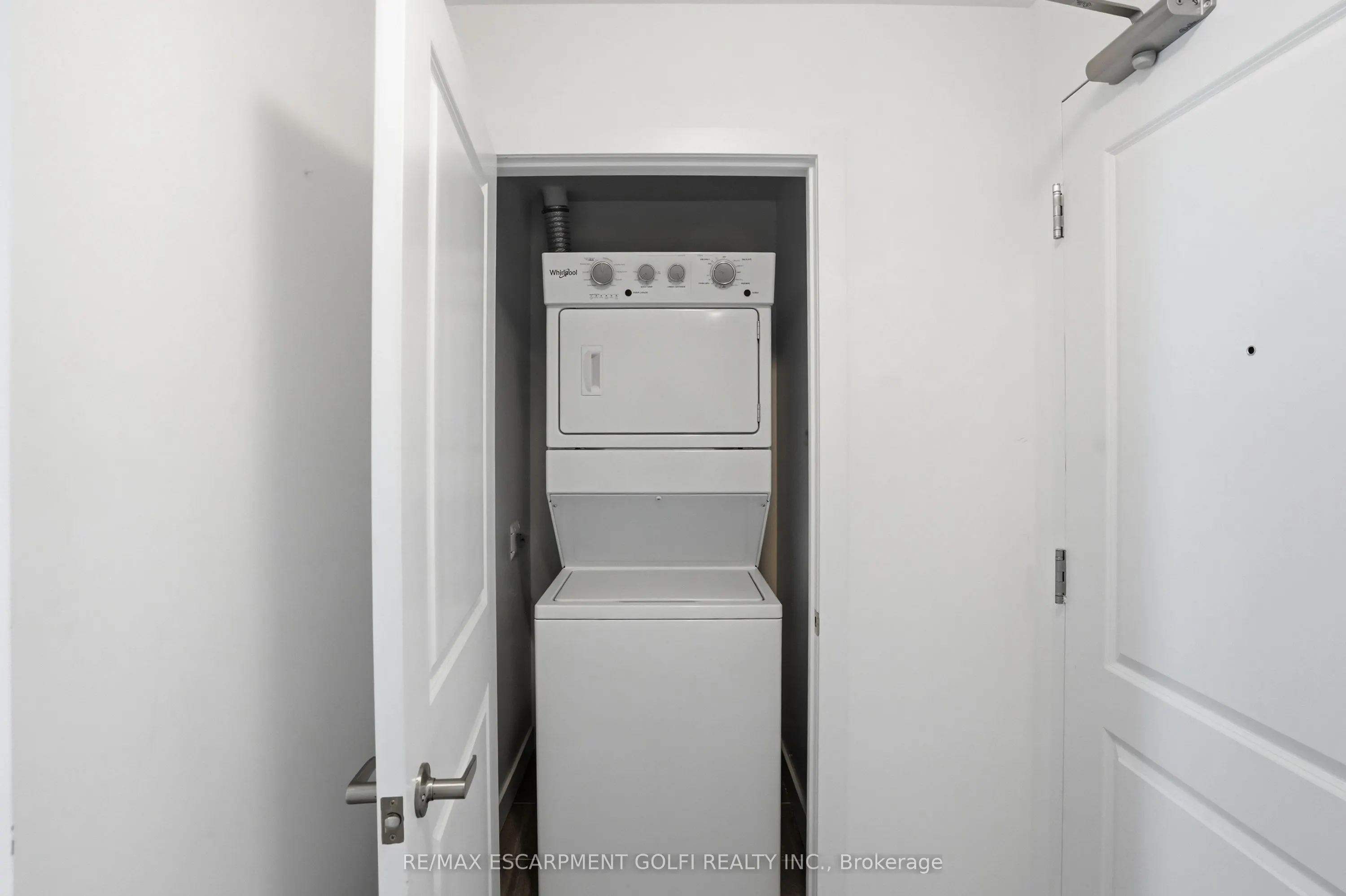 460 Dundas Street E #1008