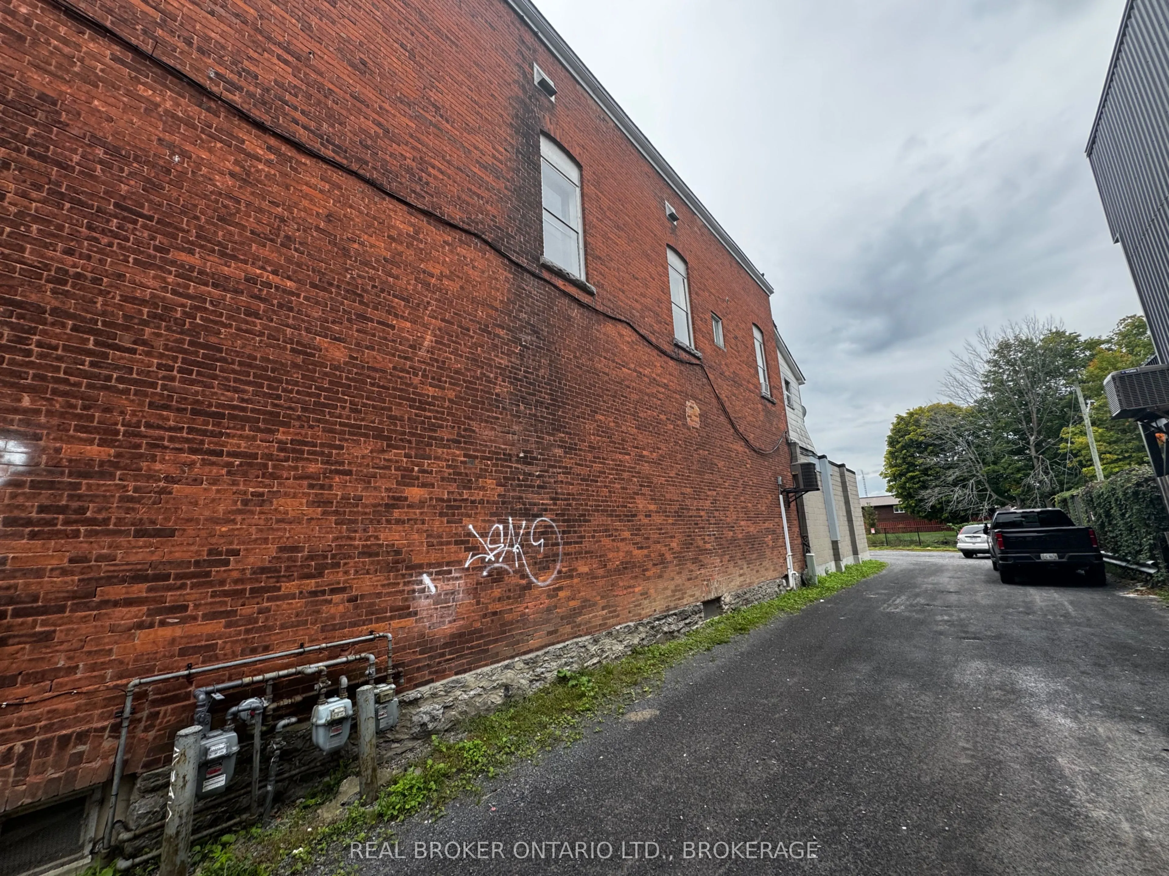 24-26 MAIN Street S