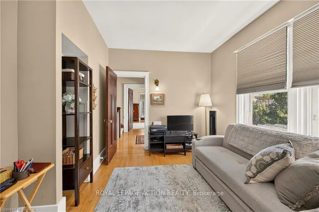 29 Lorne Crescent