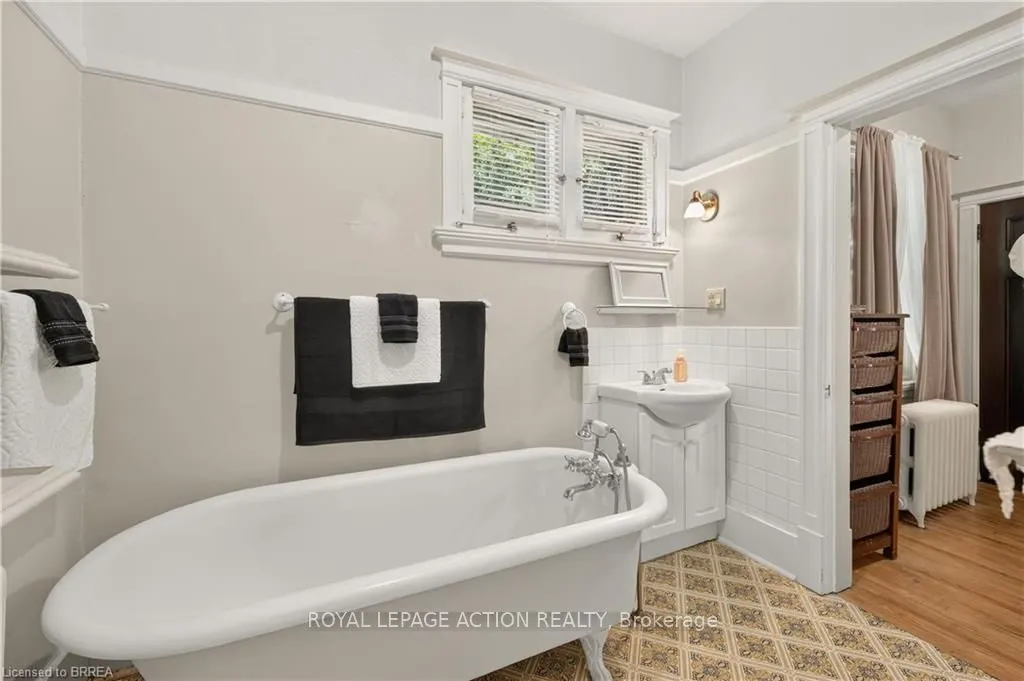 29 Lorne Crescent