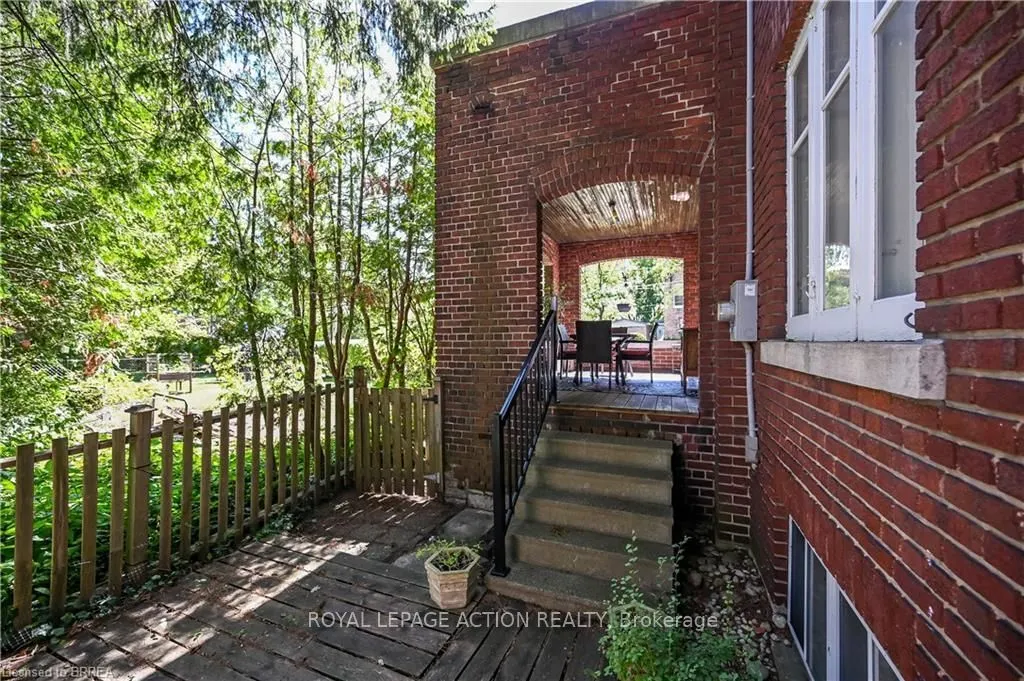 29 Lorne Crescent
