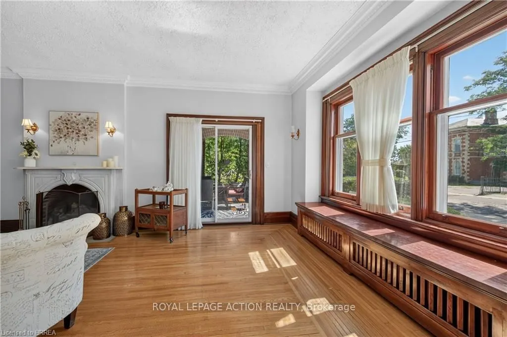 29 Lorne Crescent