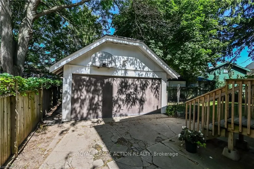 29 Lorne Crescent