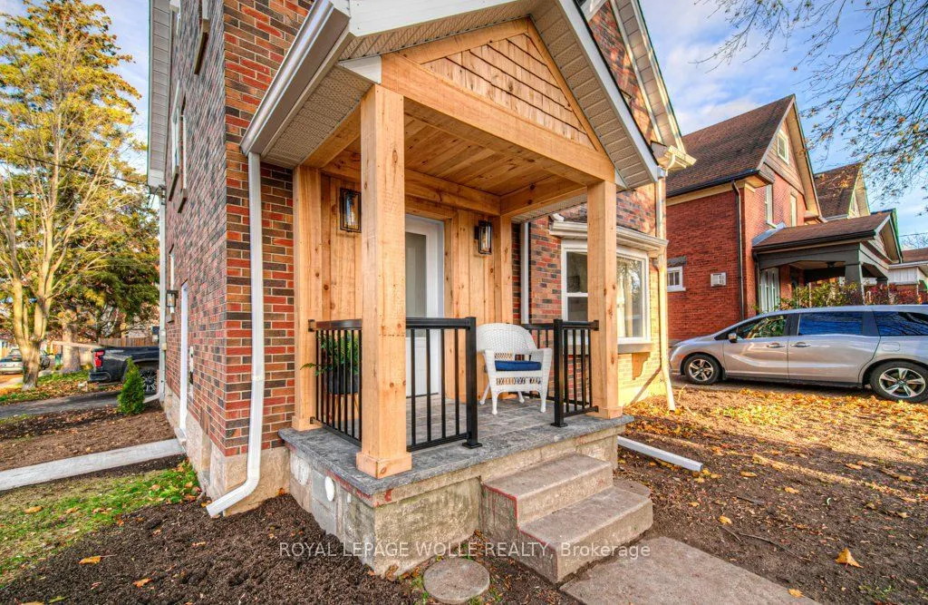 30 Dunbar Road S