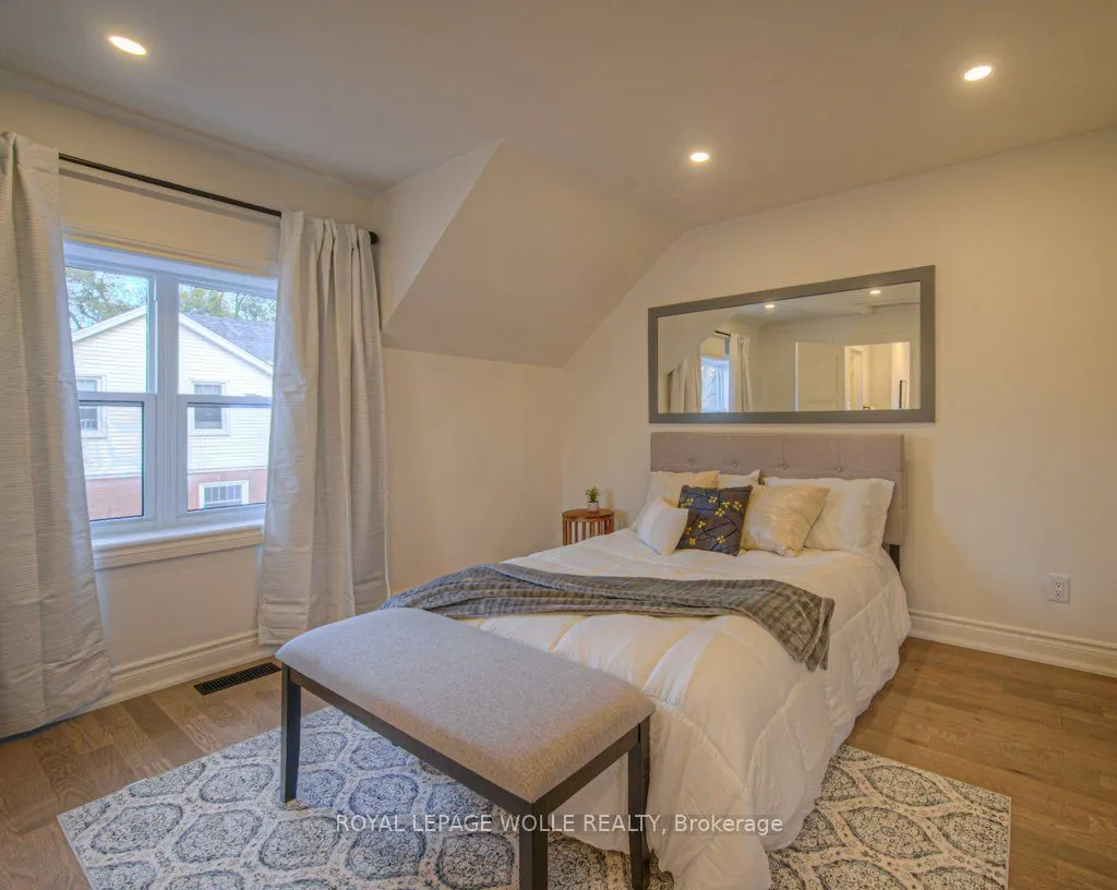 30 Dunbar Road S