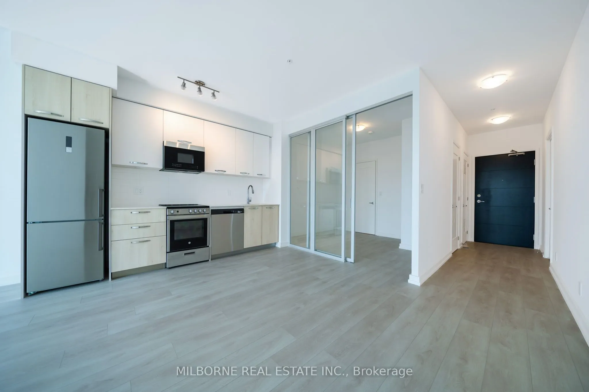75 James Street S #522