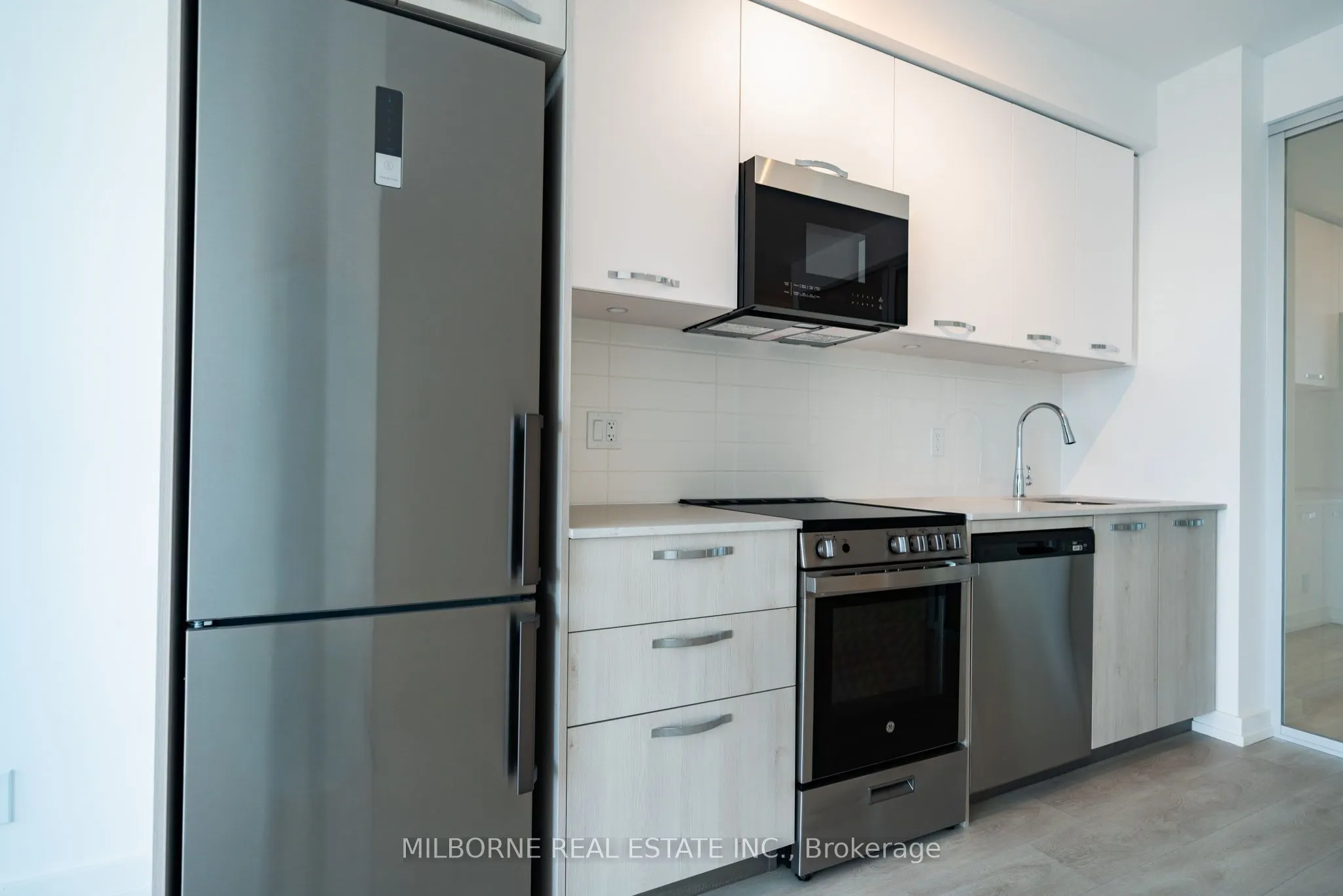 75 James Street S #522