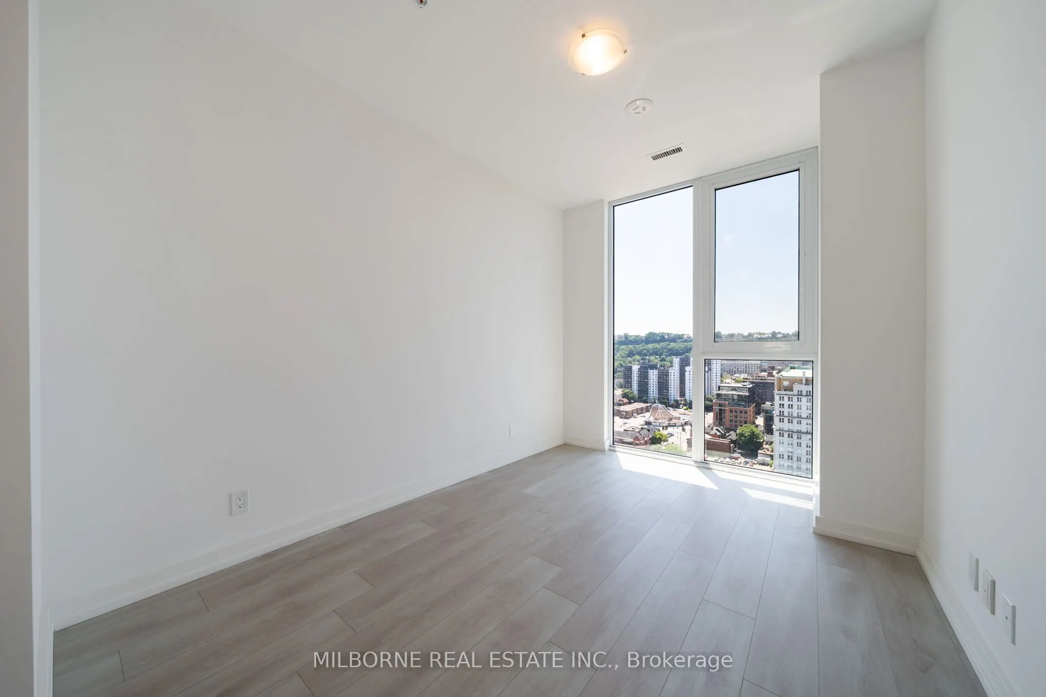 75 James Street S #522