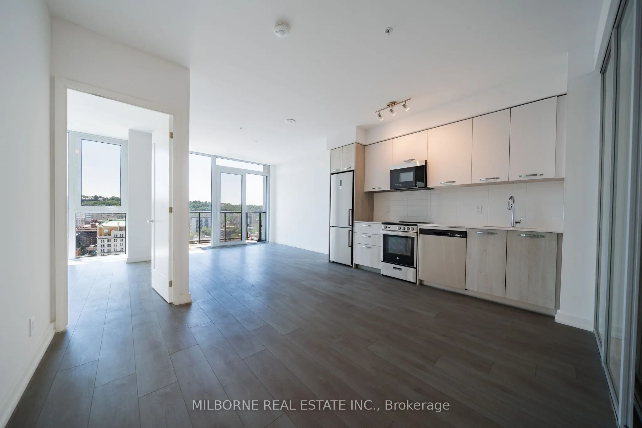 75 James Street S #522