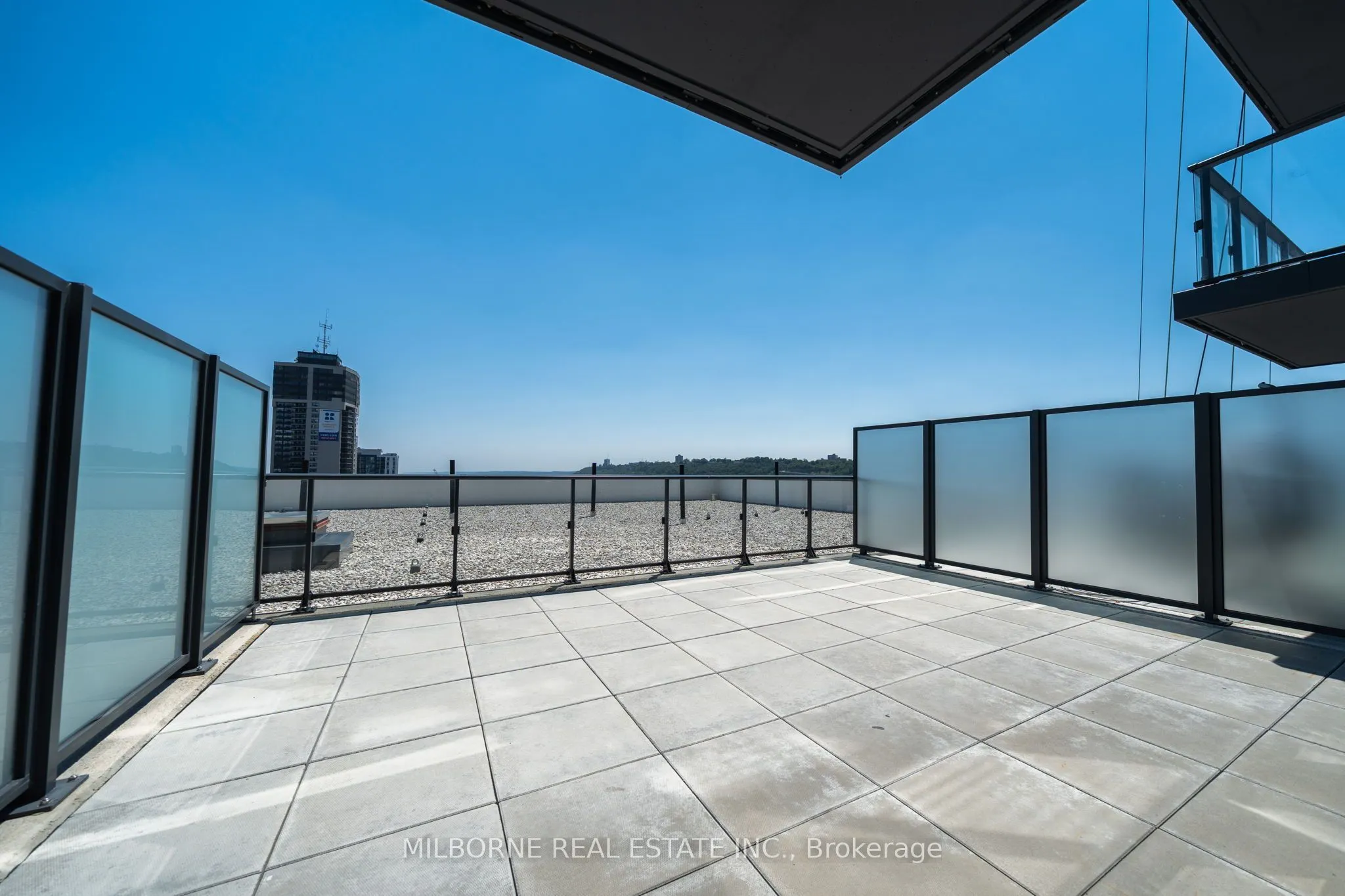 75 James Street S #2108