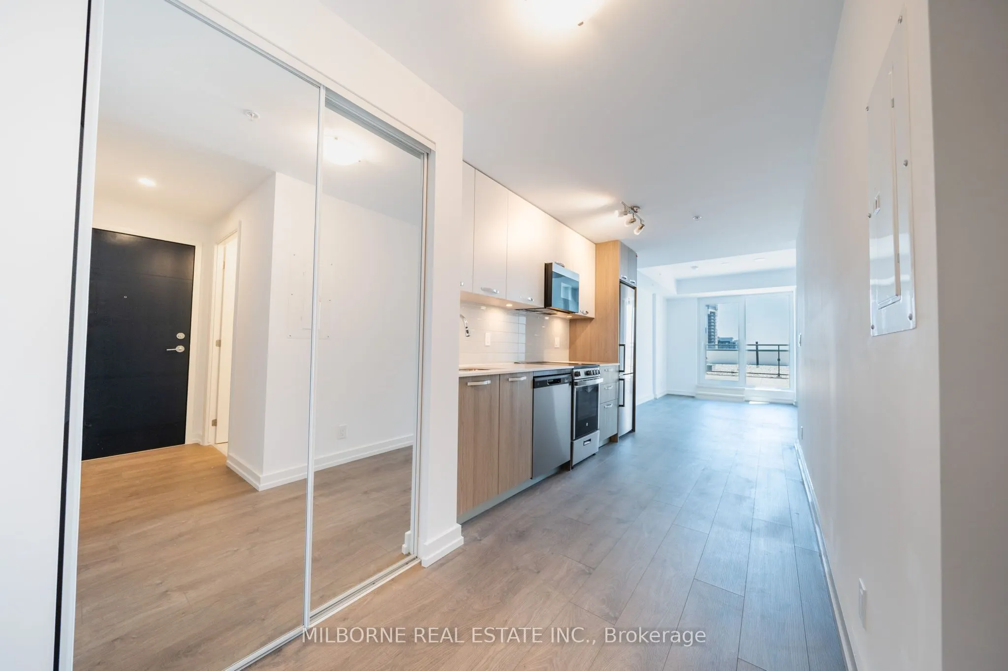 75 James Street S #2108