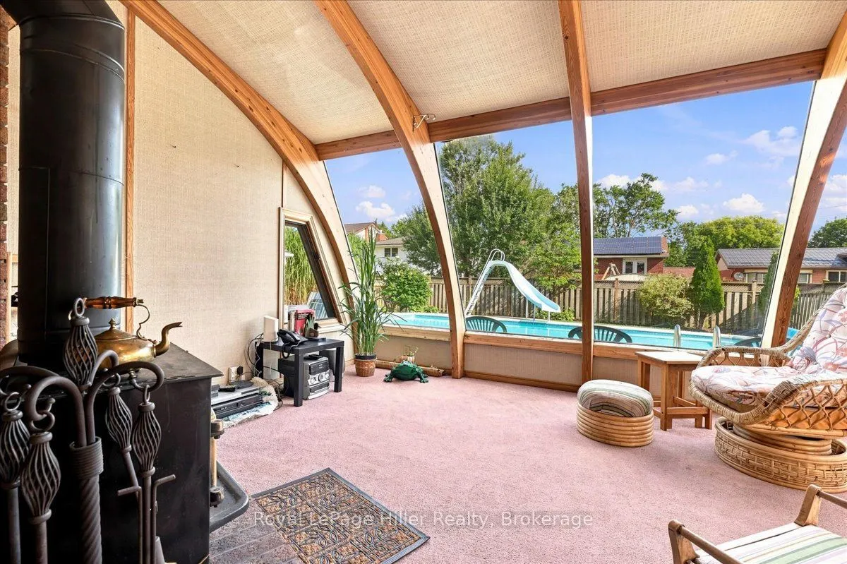 66 Elgin Crescent