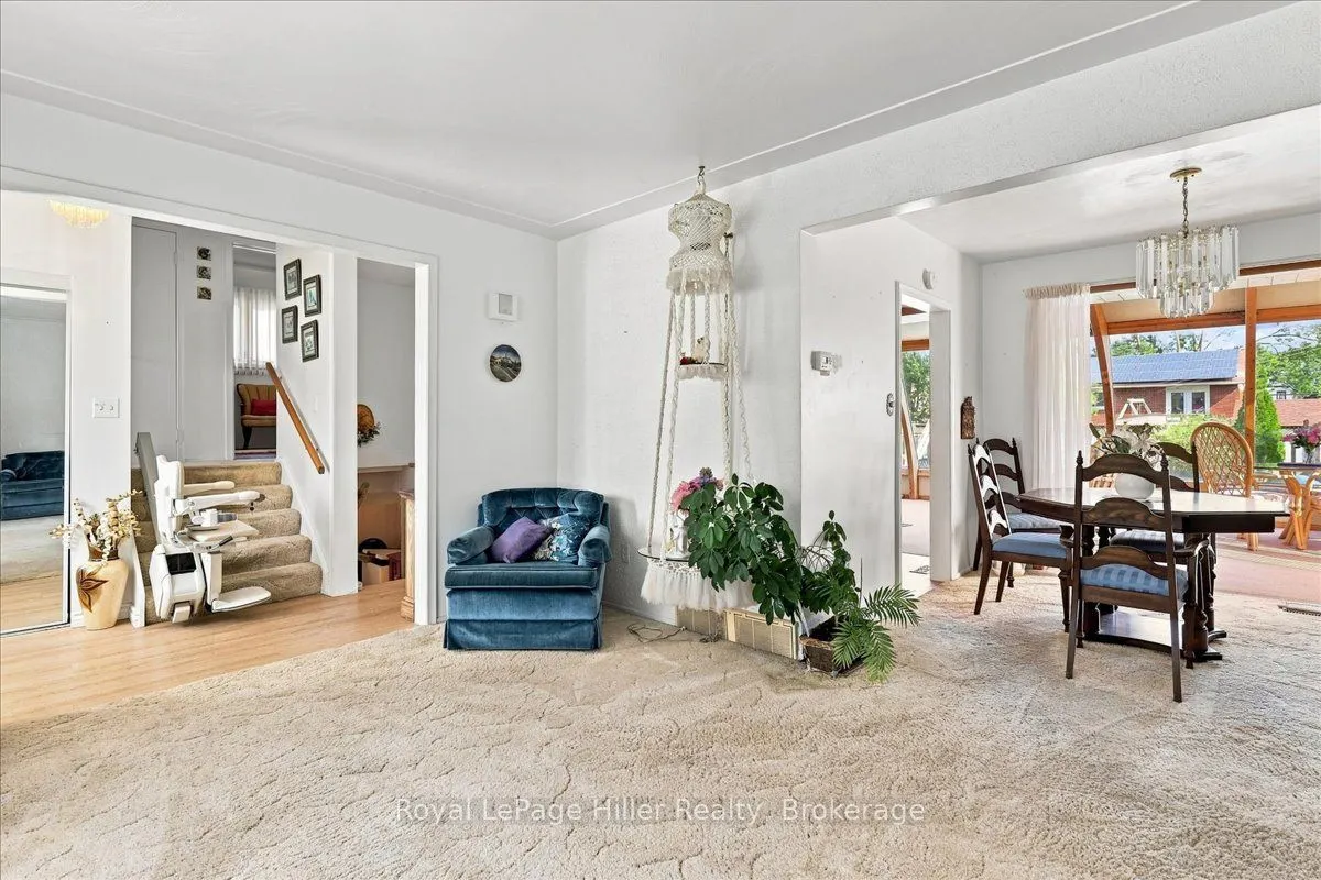 66 Elgin Crescent