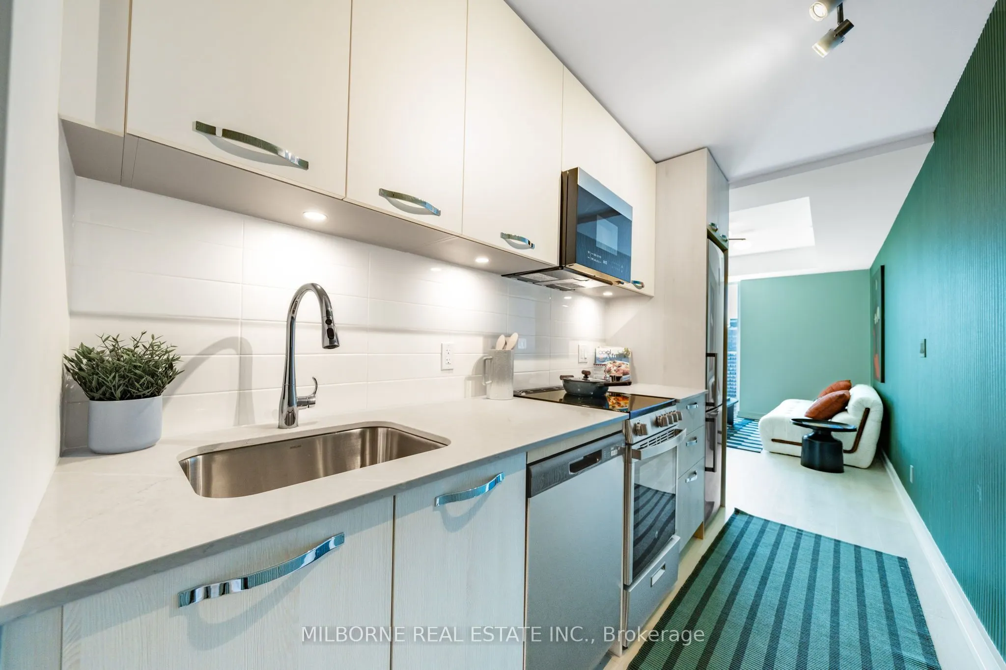 75 James Street S #2207