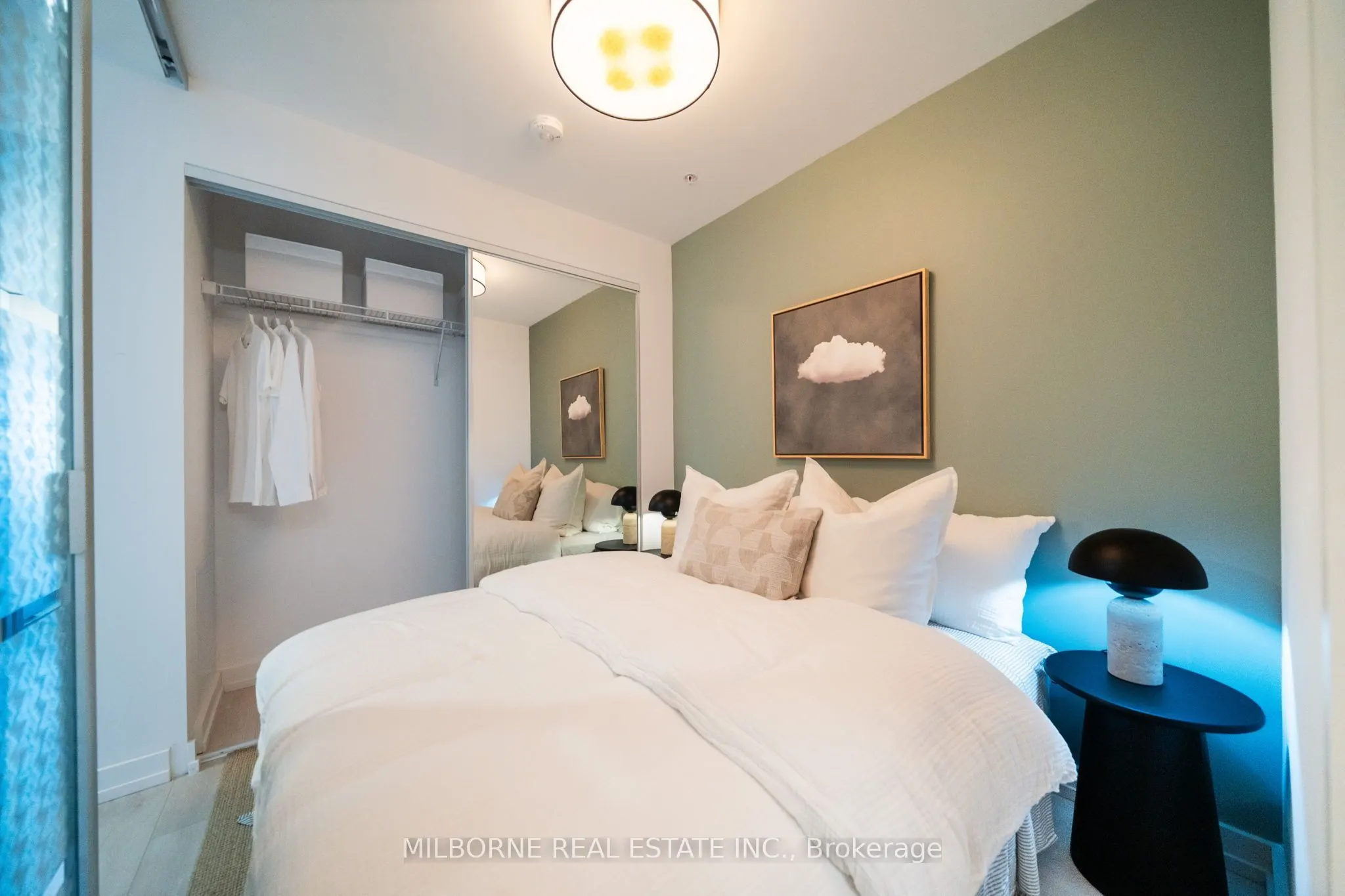 75 James Street S #2207