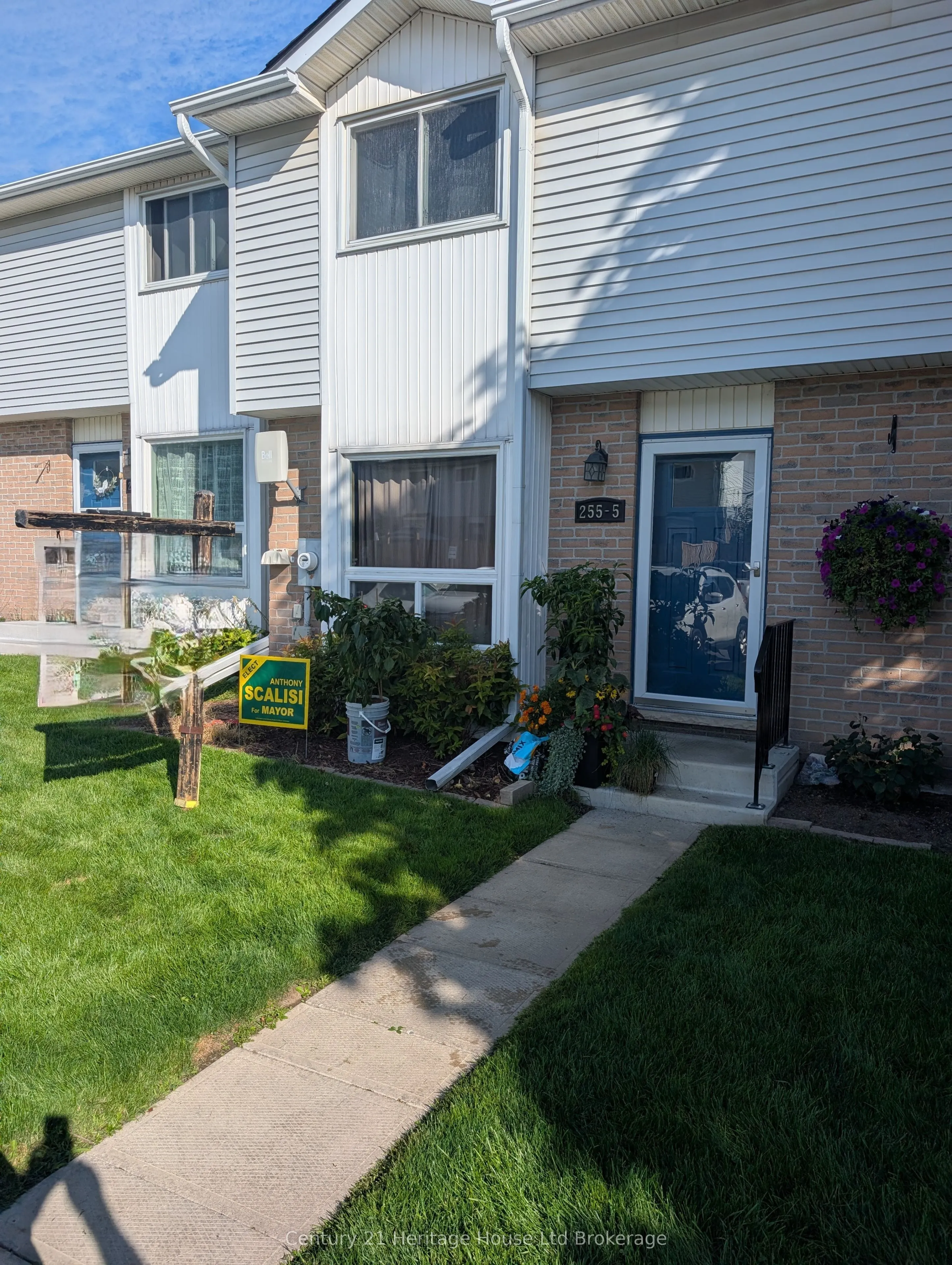 255 Lansdowne Avenue #5
