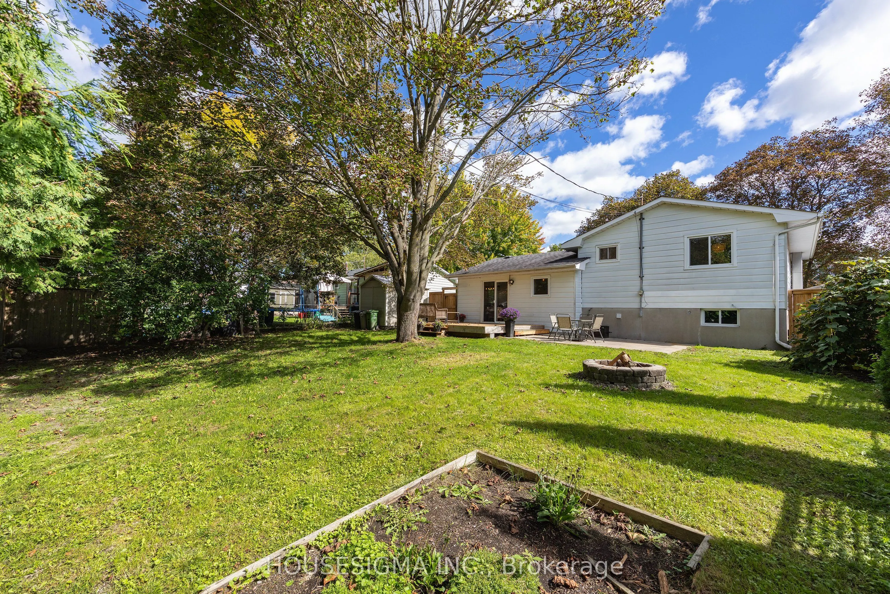 618 Aylmer Crescent