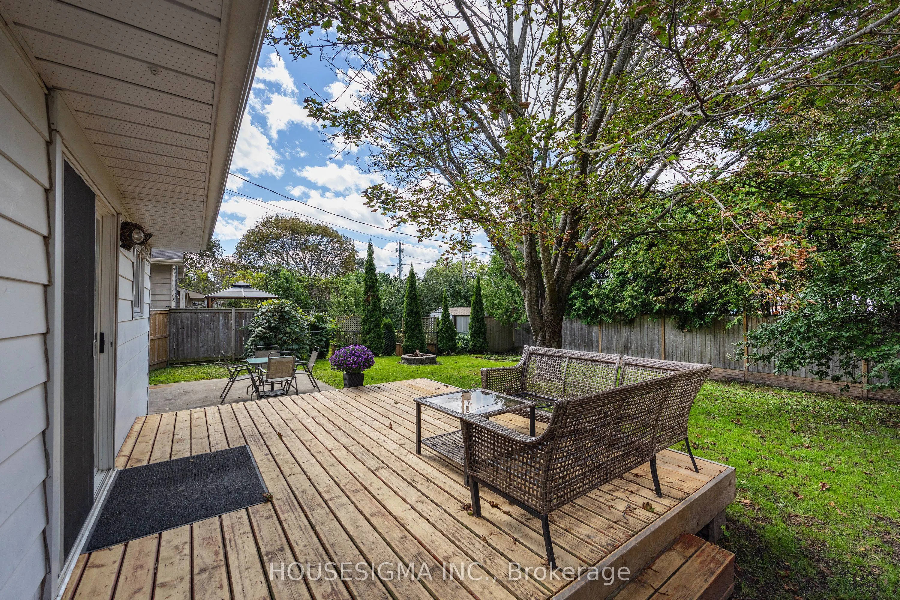 618 Aylmer Crescent