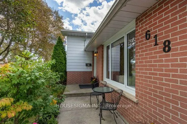 618 Aylmer Crescent