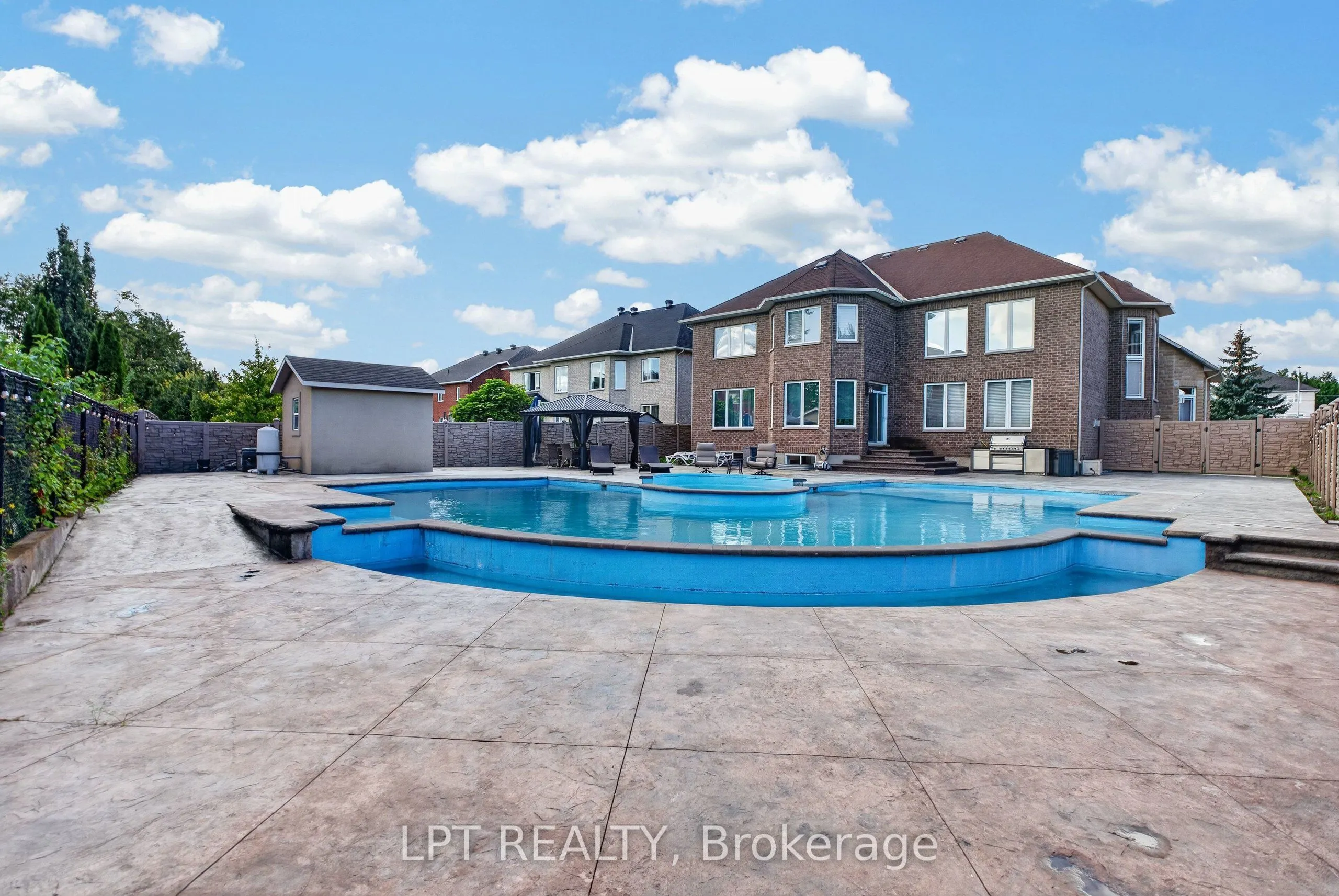 62 Tradewinds Drive