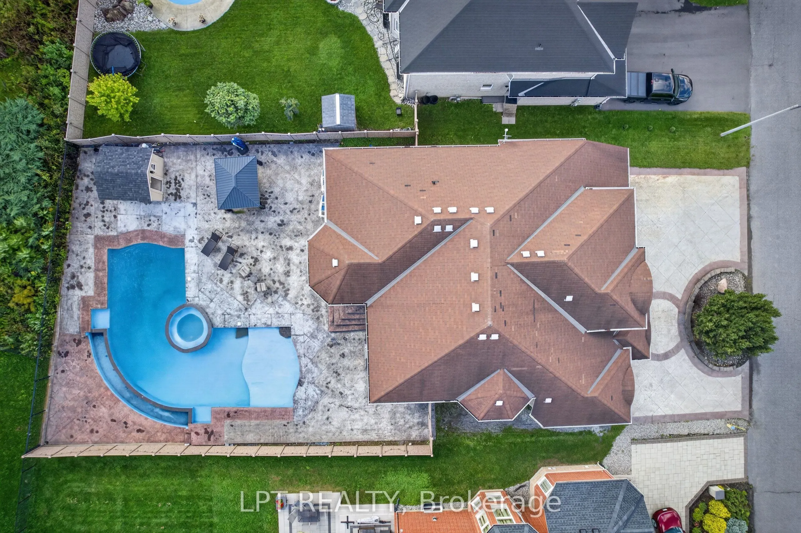 62 Tradewinds Drive