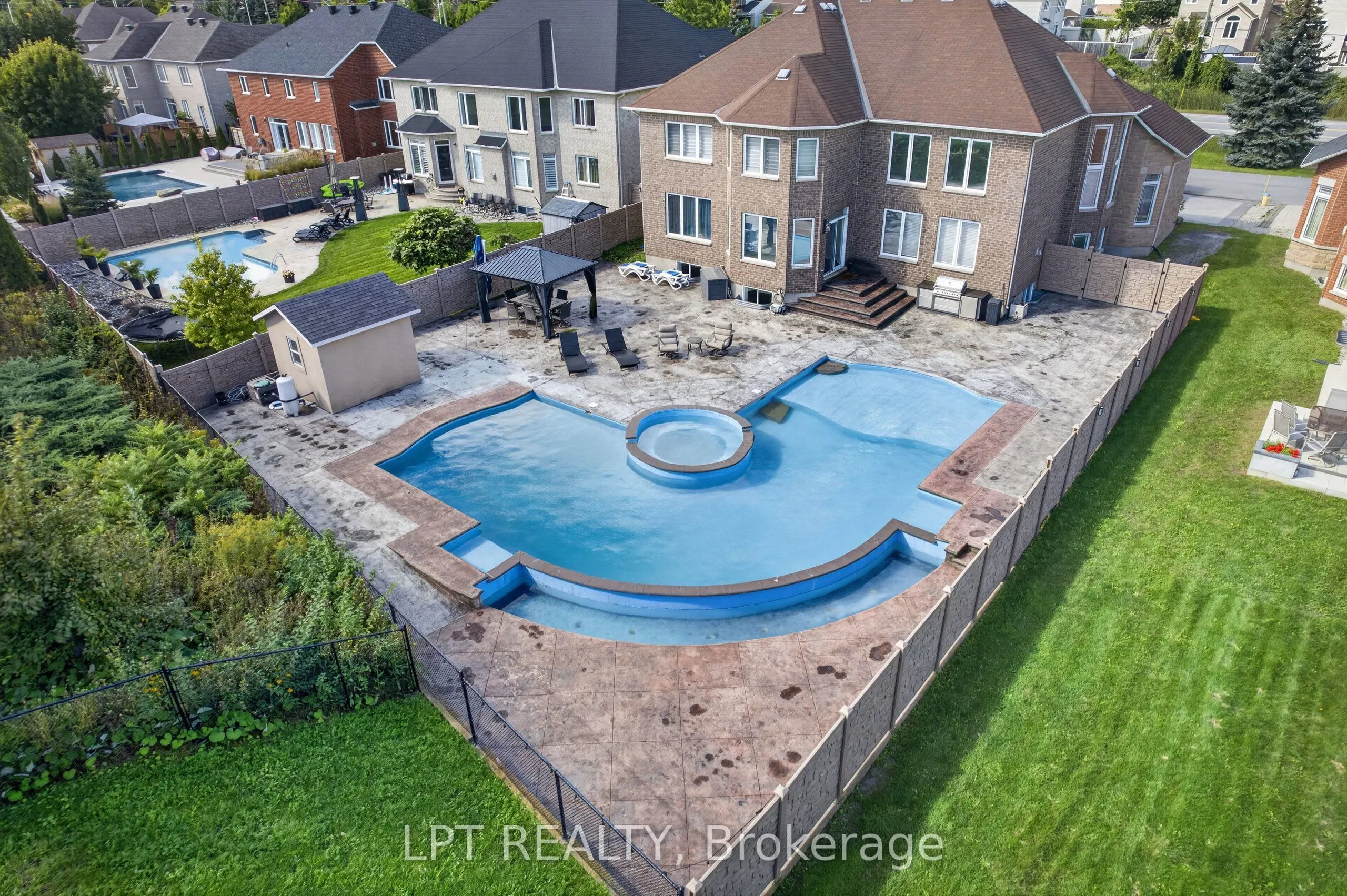 62 Tradewinds Drive
