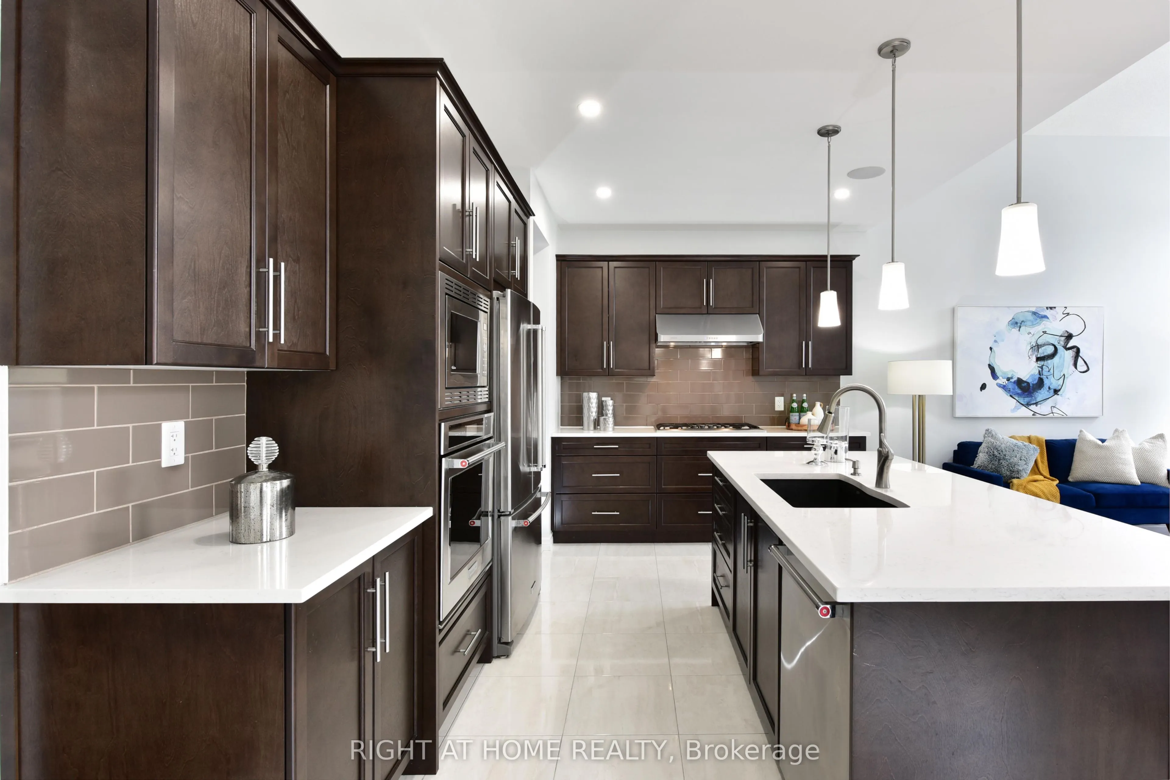 504 BRECCIA Heights
