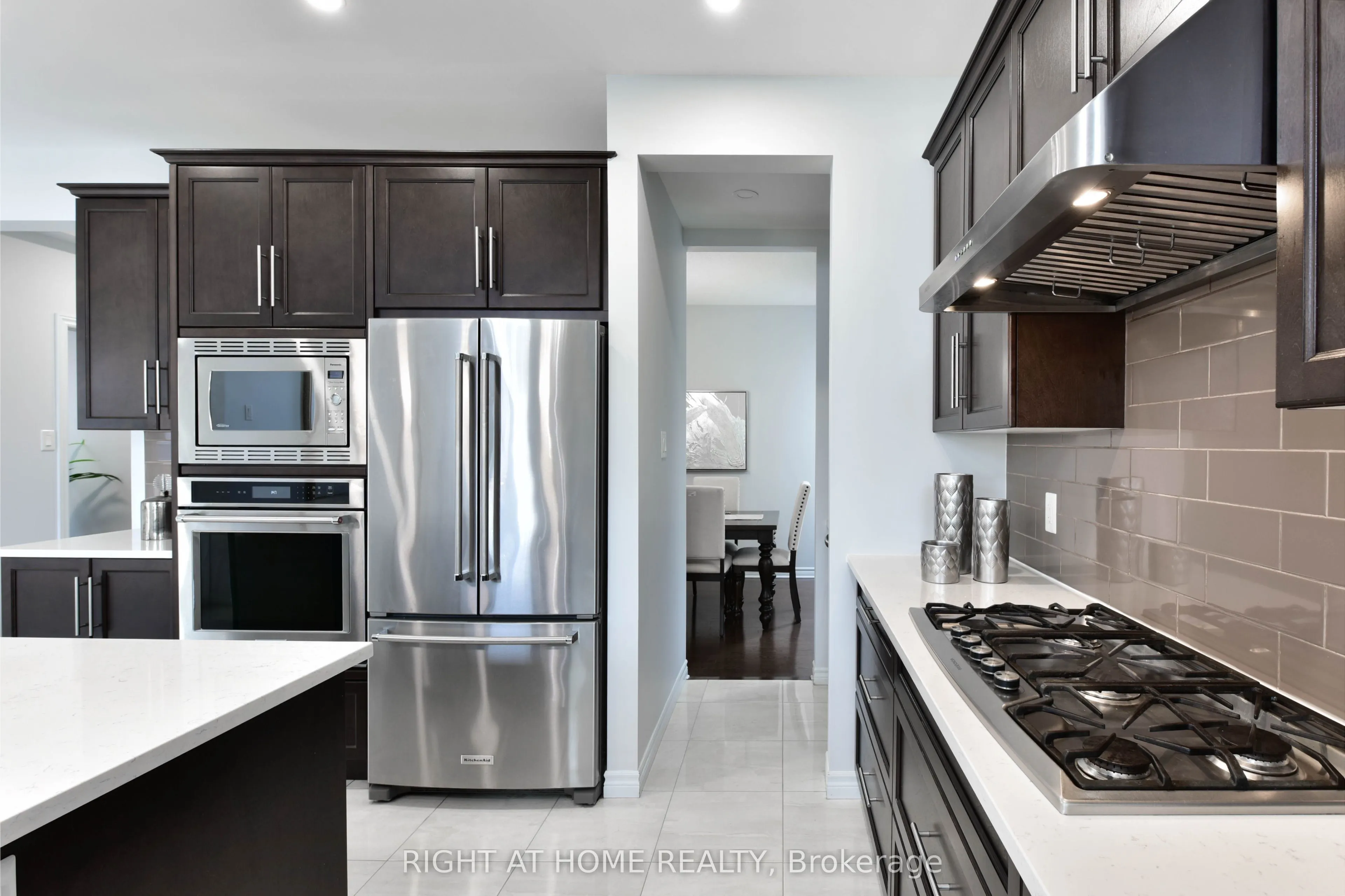504 BRECCIA Heights