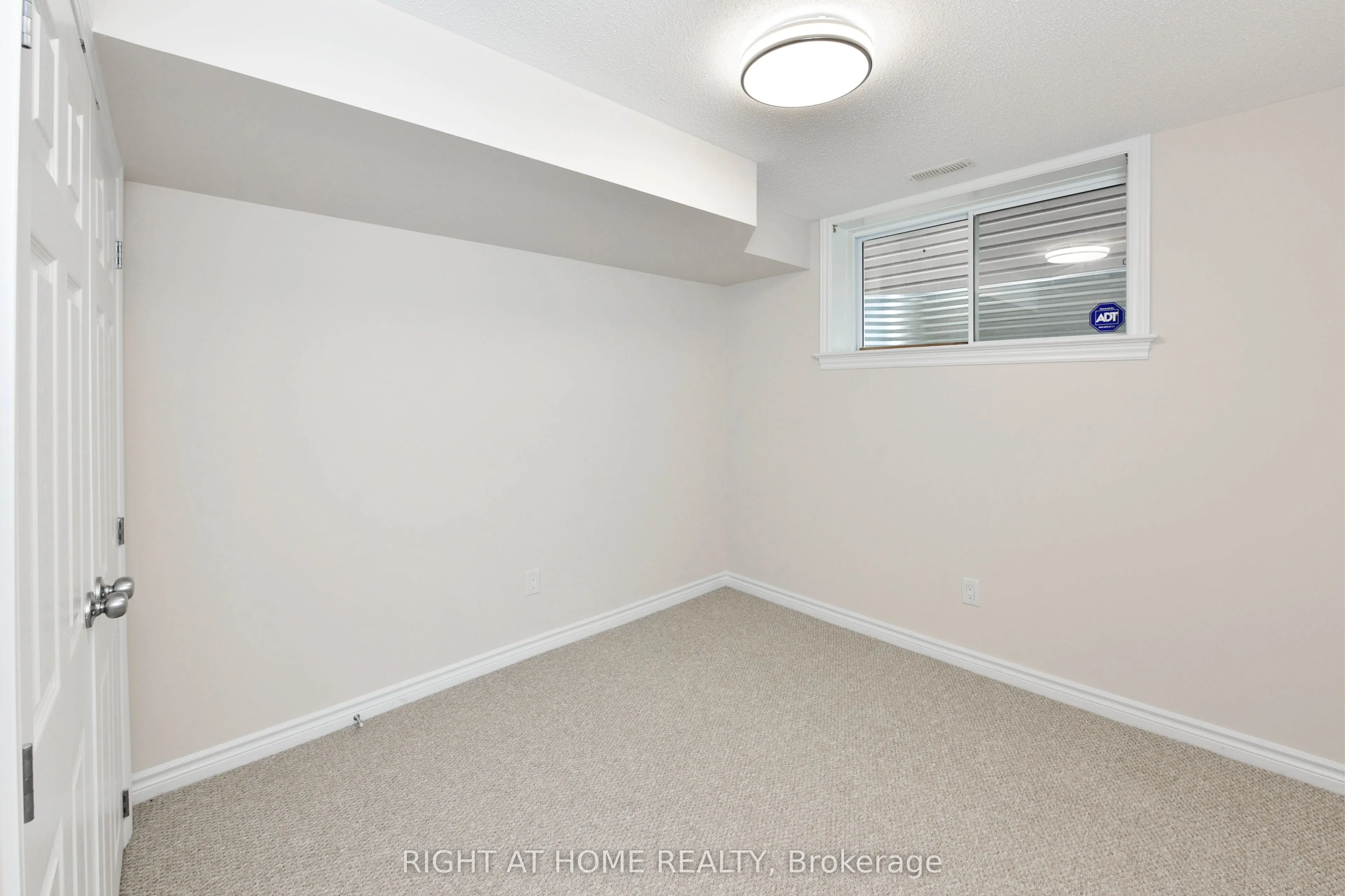 504 BRECCIA Heights