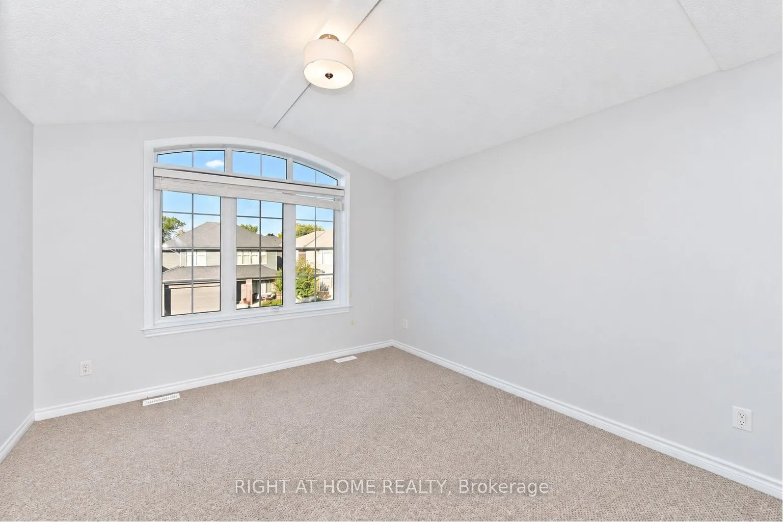 504 BRECCIA Heights