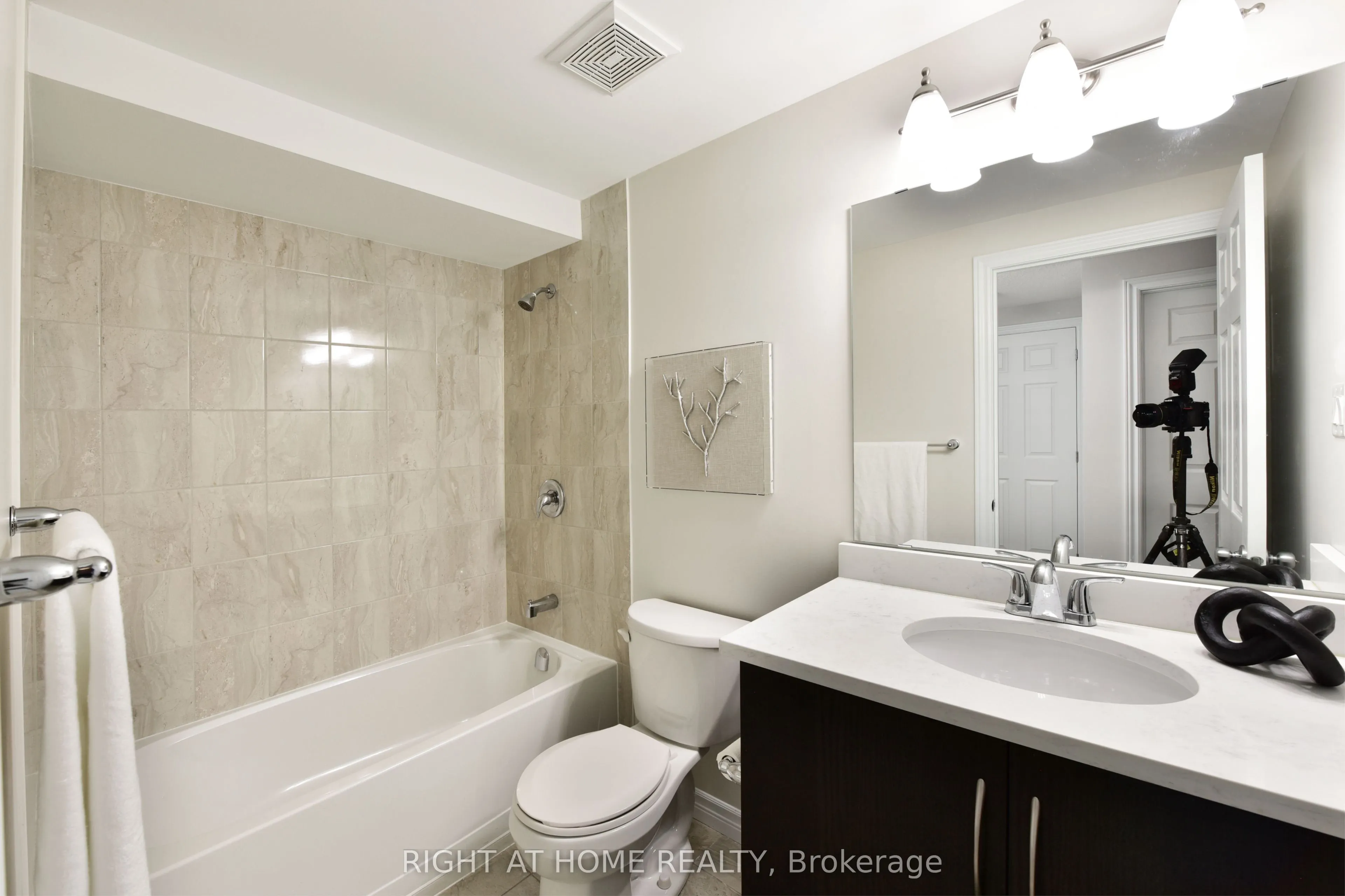 504 BRECCIA Heights