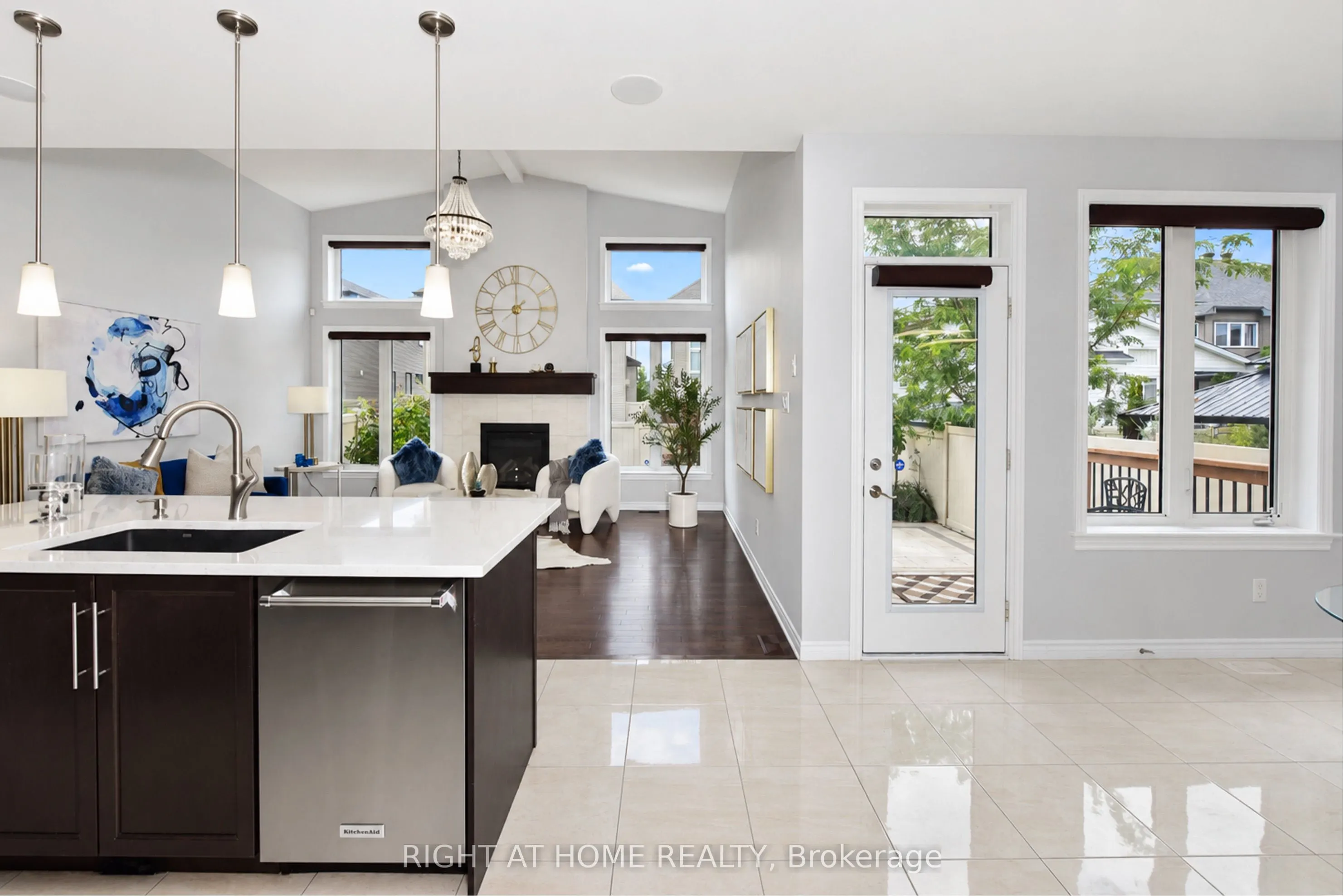 504 BRECCIA Heights