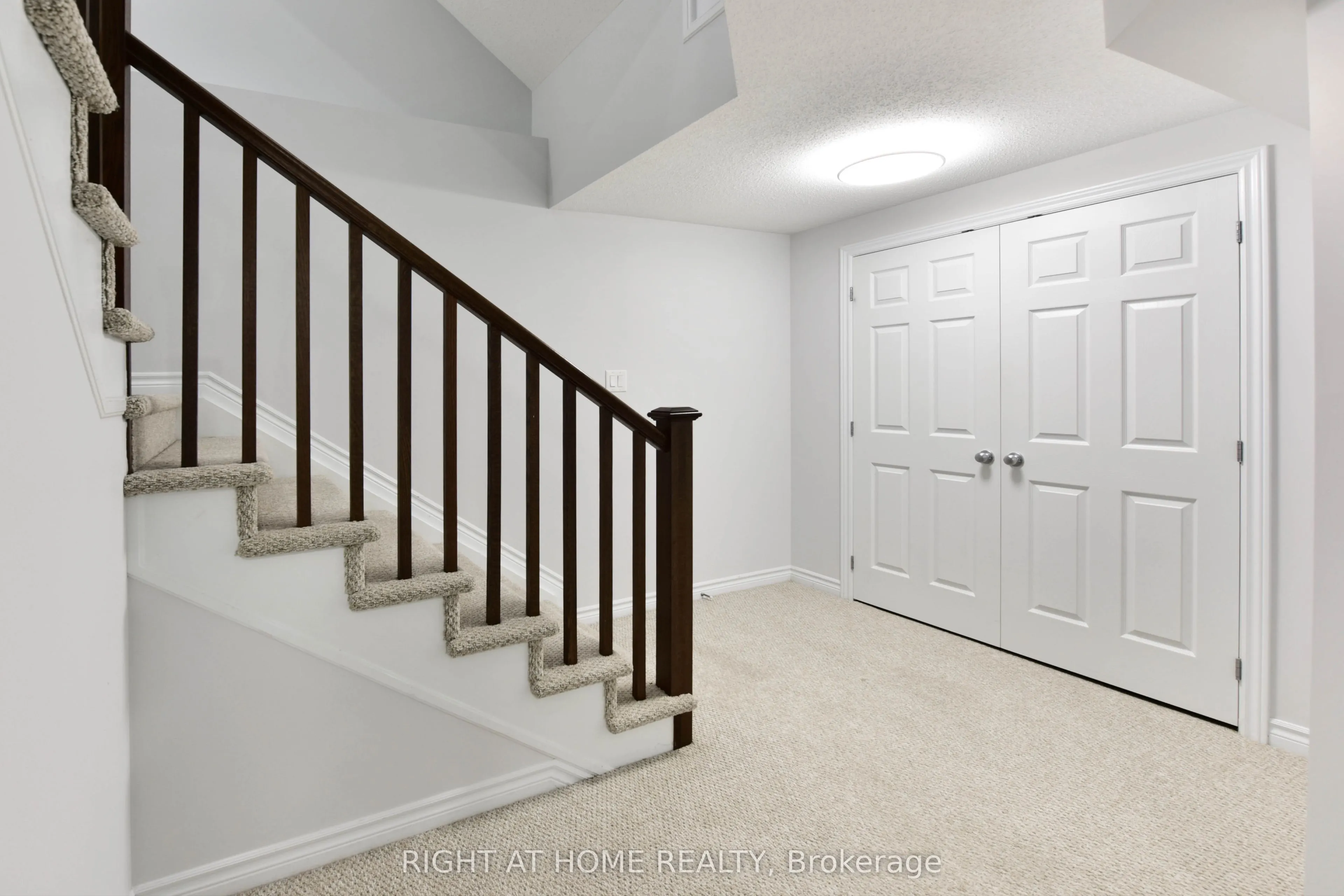 504 BRECCIA Heights