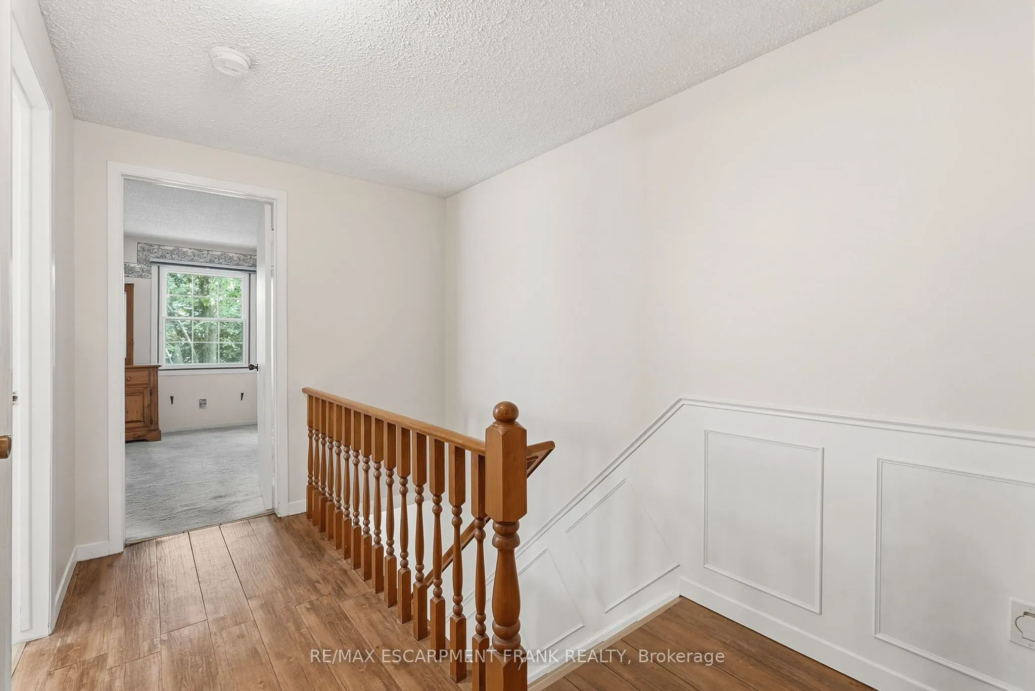 471 KNIGHTSBRIDGE Crescent