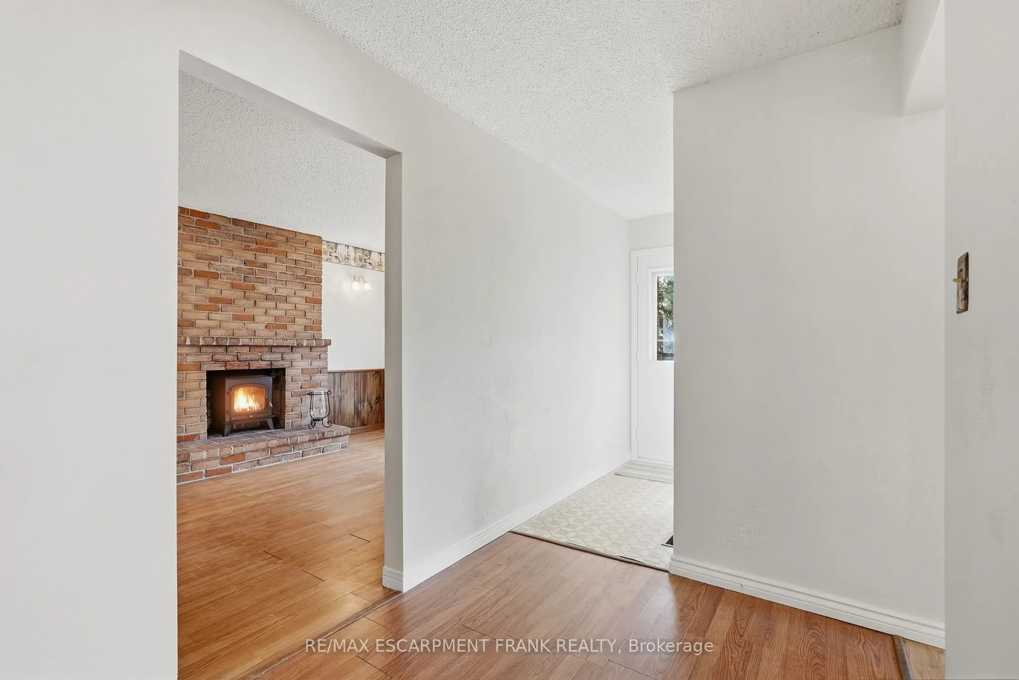 471 KNIGHTSBRIDGE Crescent