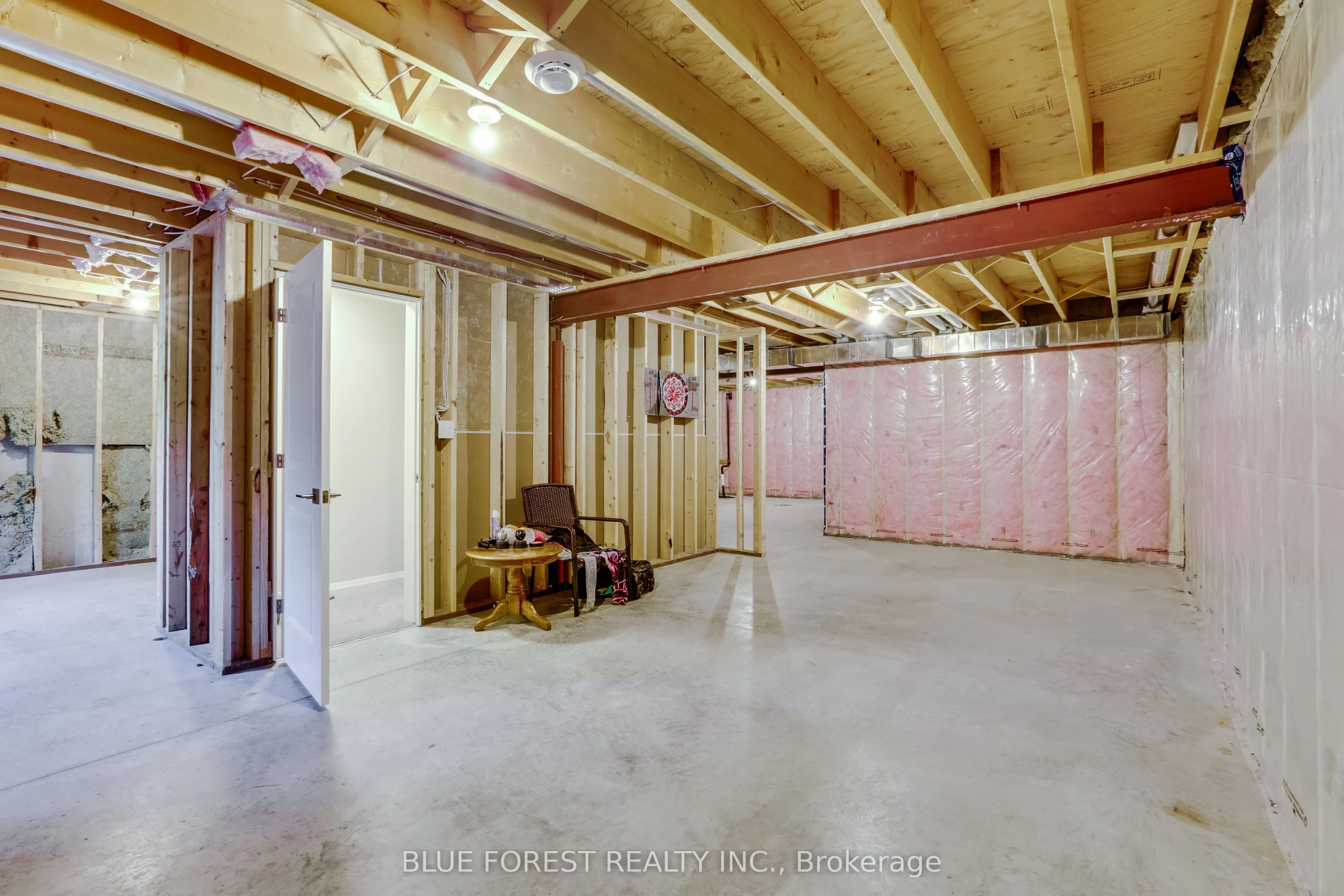 90 Rowe Avenue