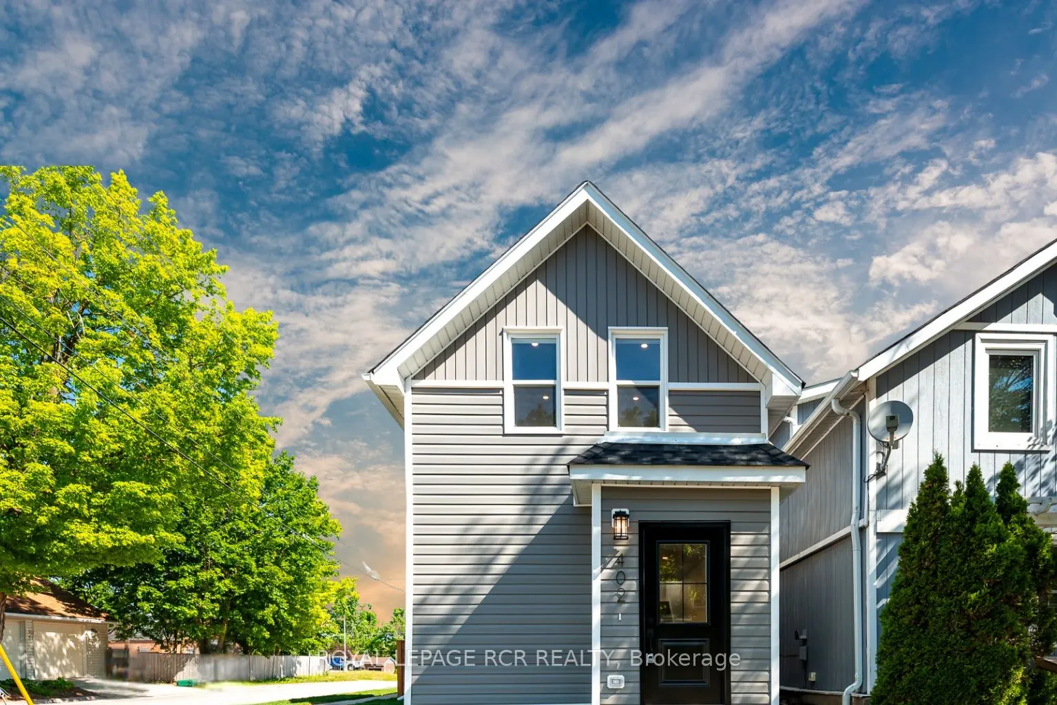 402 Main Street E