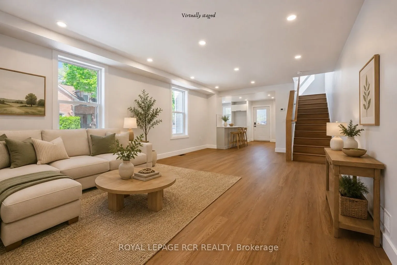402 Main Street E