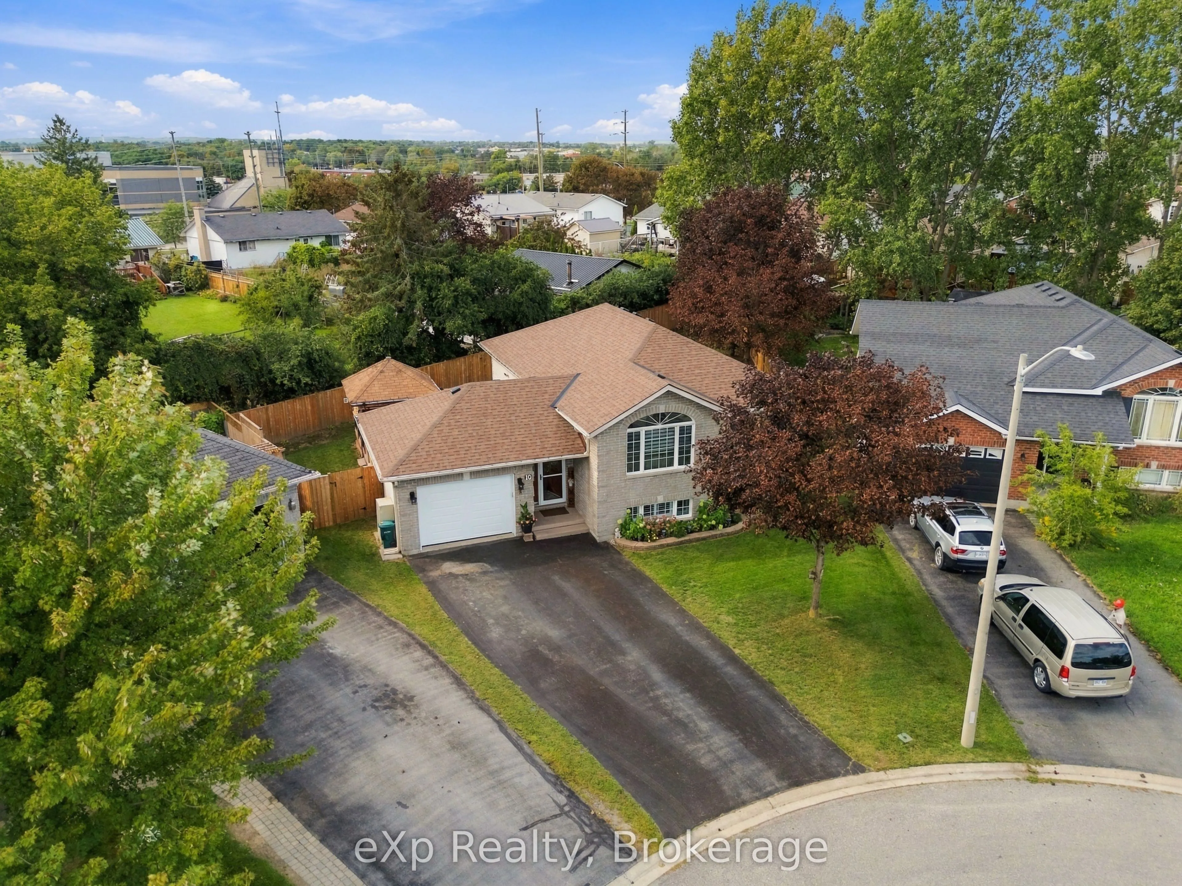 10 Christopher Court
