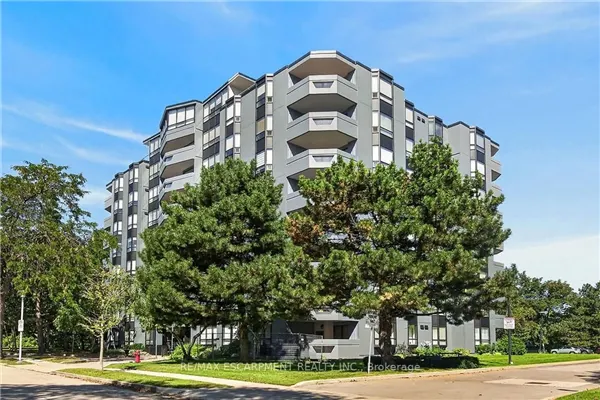 6 Village Green Boulevard