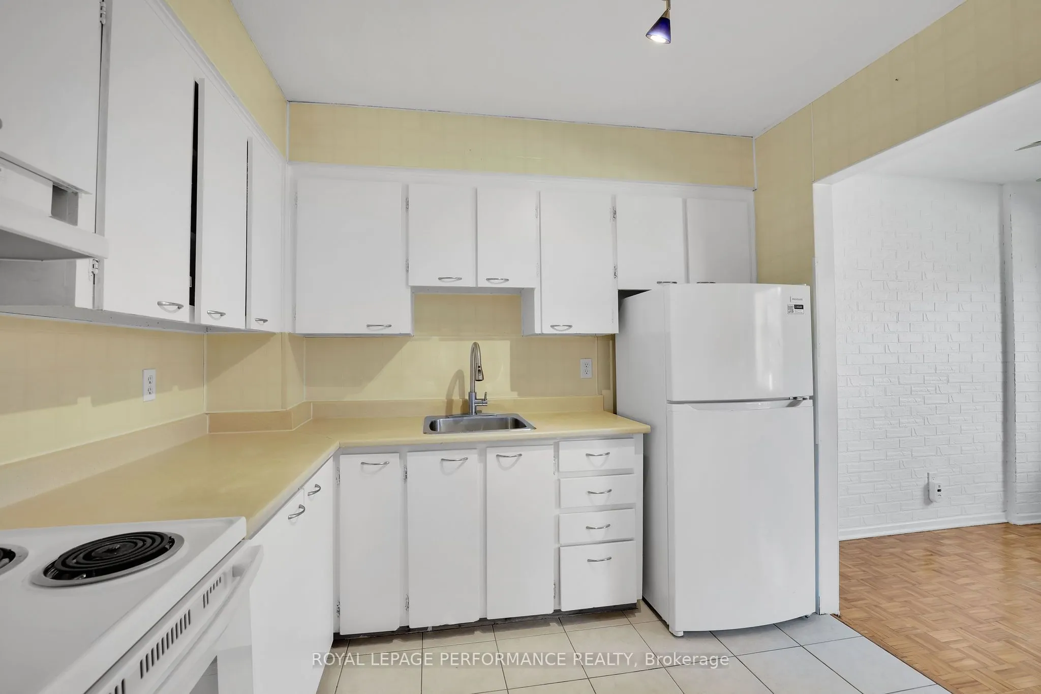 2044 Arrowsmith Drive #208C