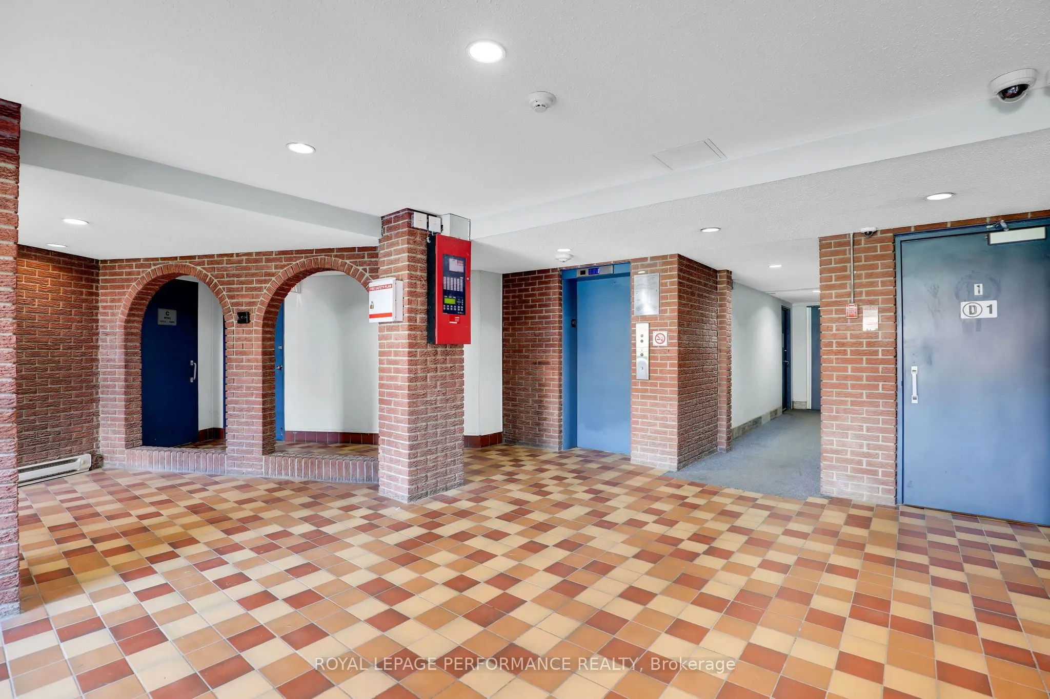 2044 Arrowsmith Drive #208C
