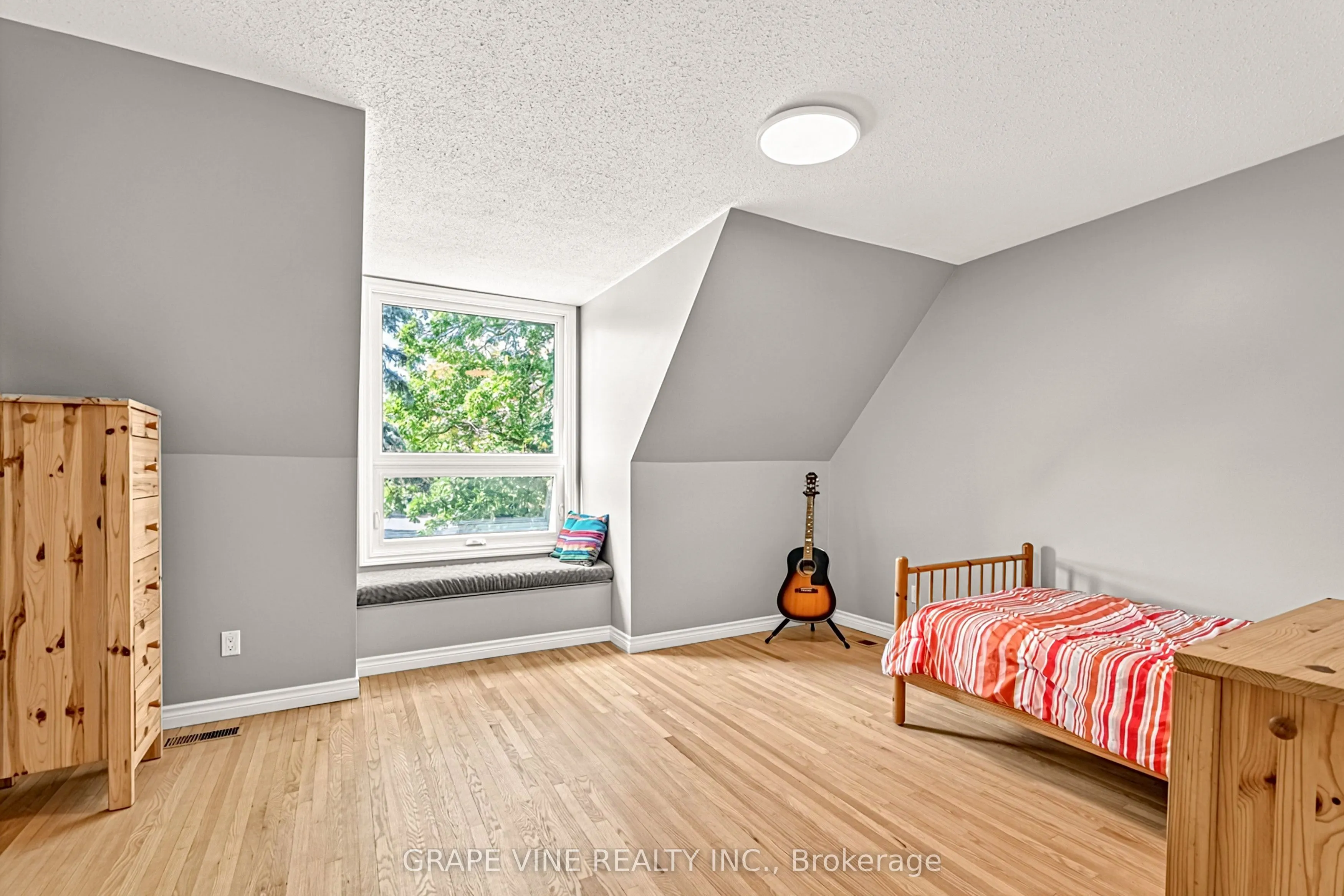 1323 Fernwood Drive