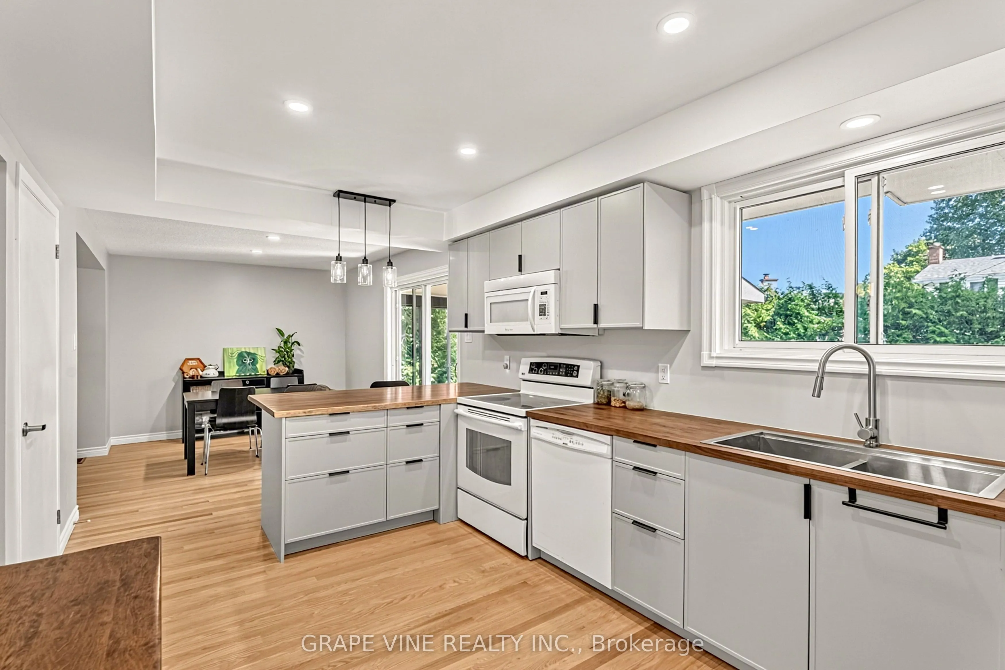 1323 Fernwood Drive