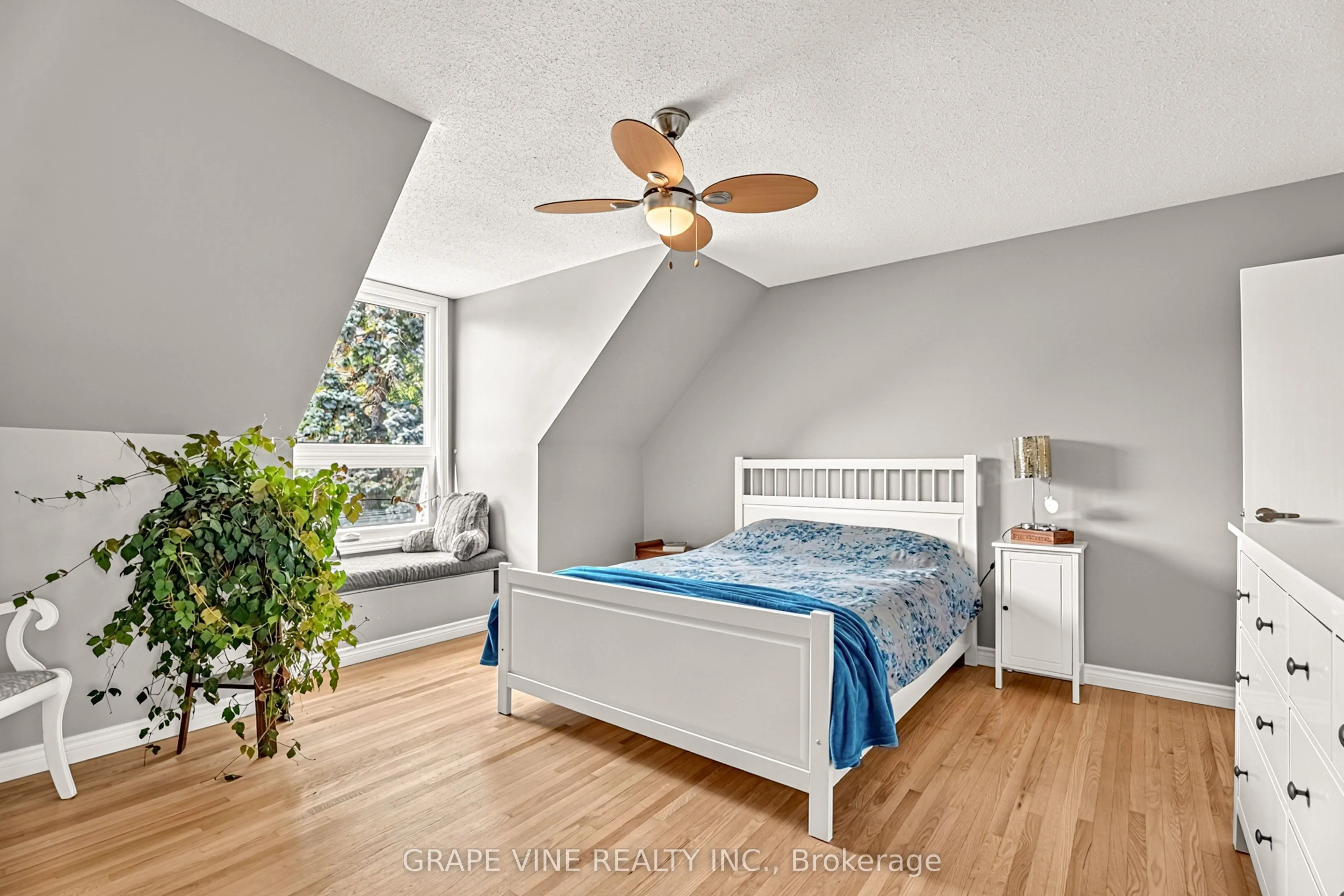 1323 Fernwood Drive