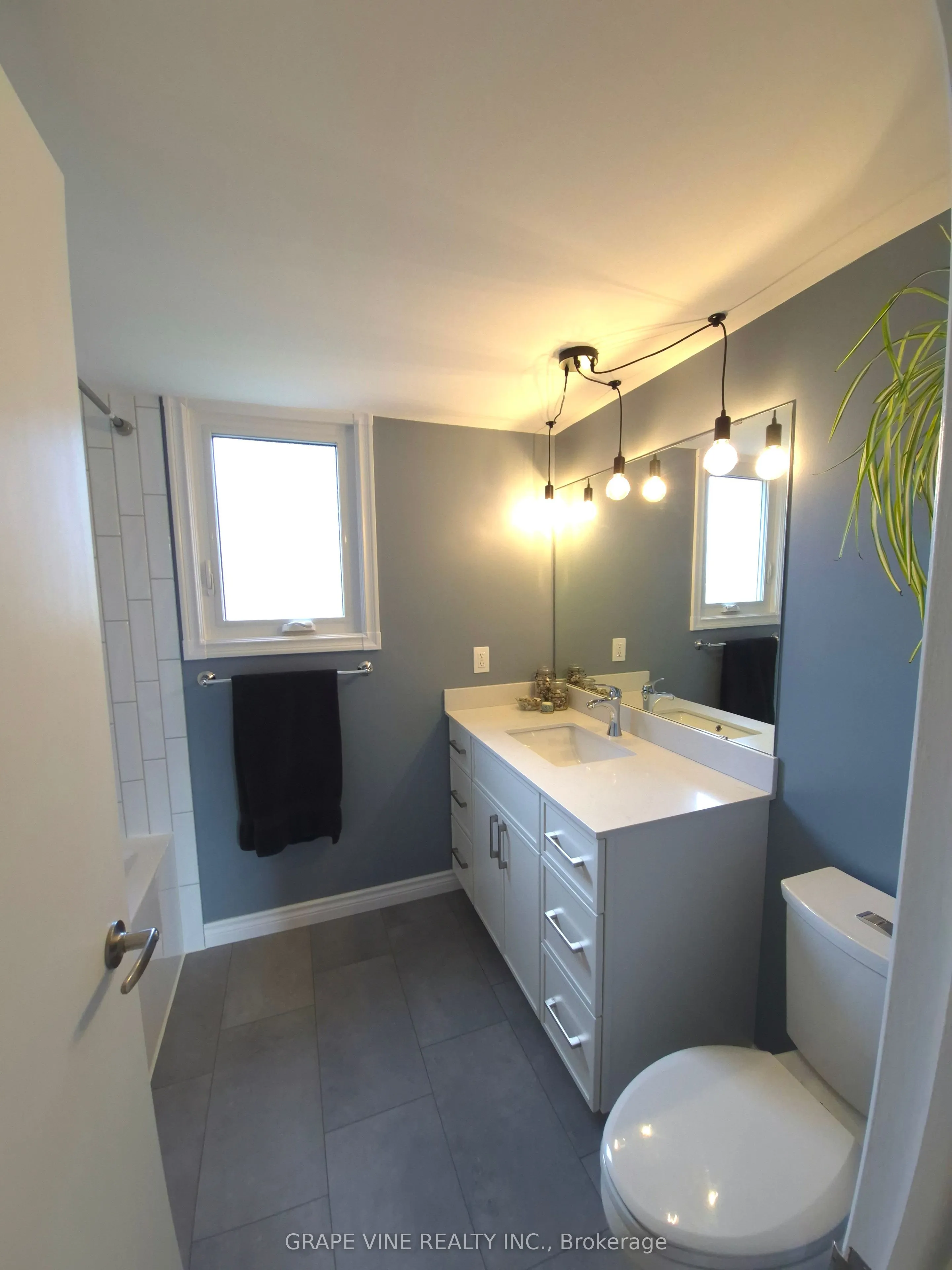 1323 Fernwood Drive